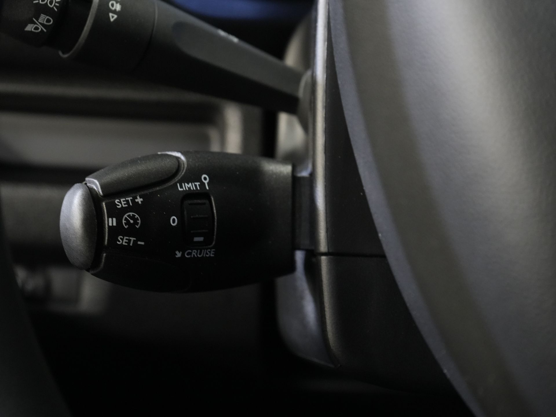 Opel Vivaro Bestelbus 2.0 D 145 pk L3 ZGAN 2.5t.Trekverm./ Airco/ Cruise/ PDC/ 3 Persoons 15