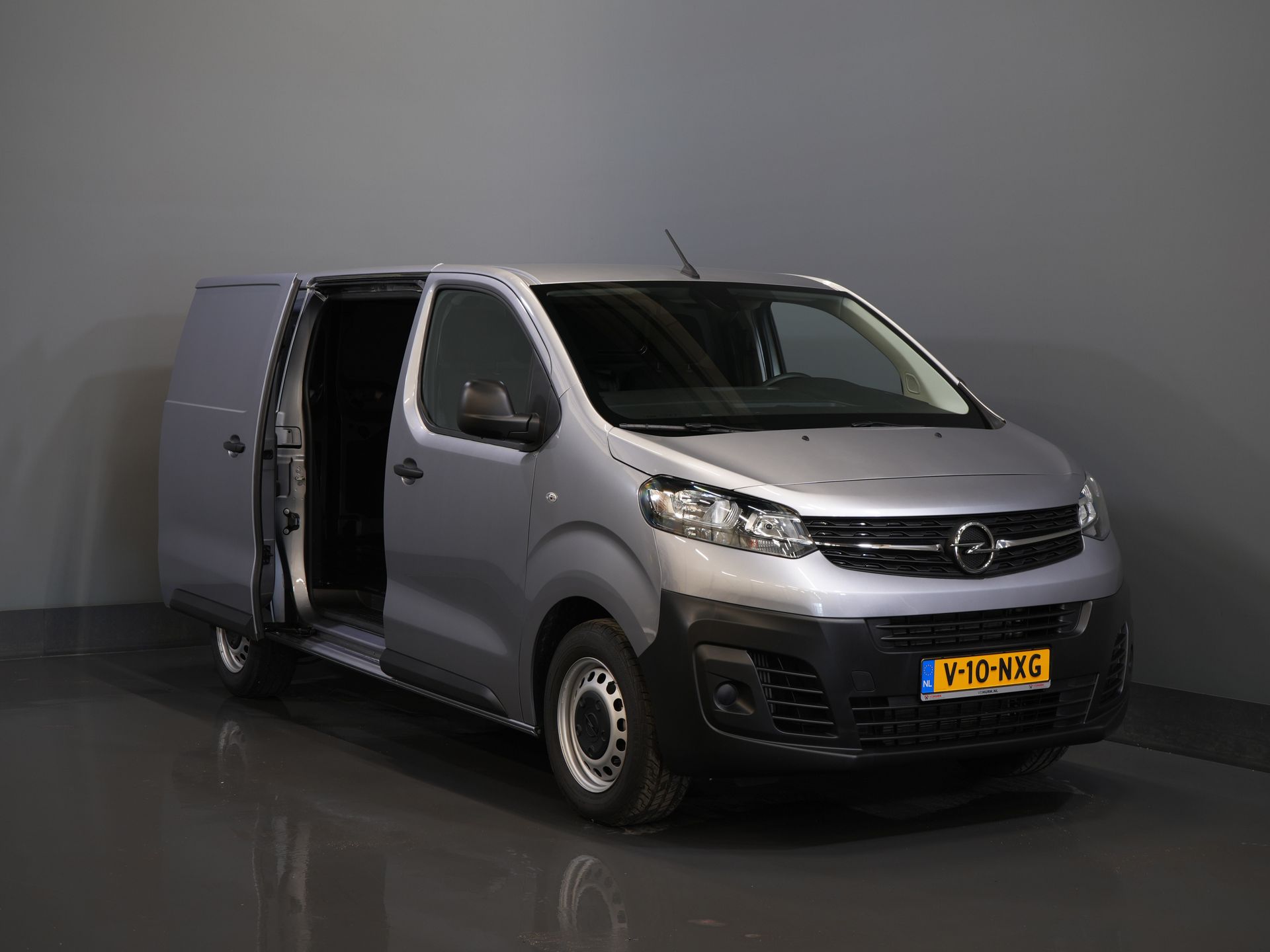 Opel Vivaro Bestelbus 2.0 D 145 pk L3 ZGAN 2.5t.Trekverm./ Airco/ Cruise/ PDC/ 3 Persoons 8