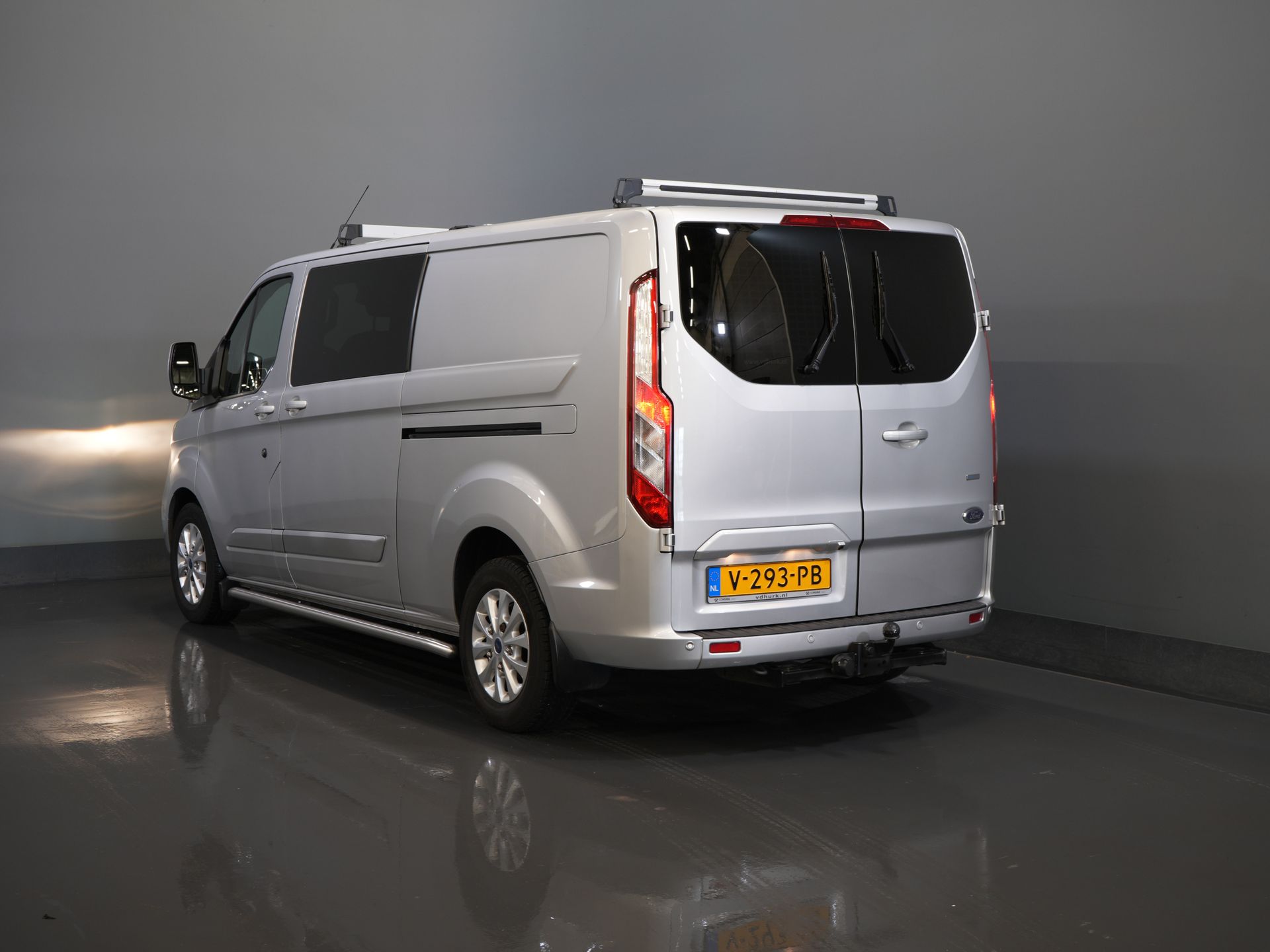 Ford Transit Custom Bestelbus 2.0 TDCI 130 pk L2 Limited DC Dubbel Cabine 2xSchuifdeur/ Stoelverw./ Carplay/ Cruise/ PDC/ Camera/ Navi/ Trekhaak/ Alarm III 1