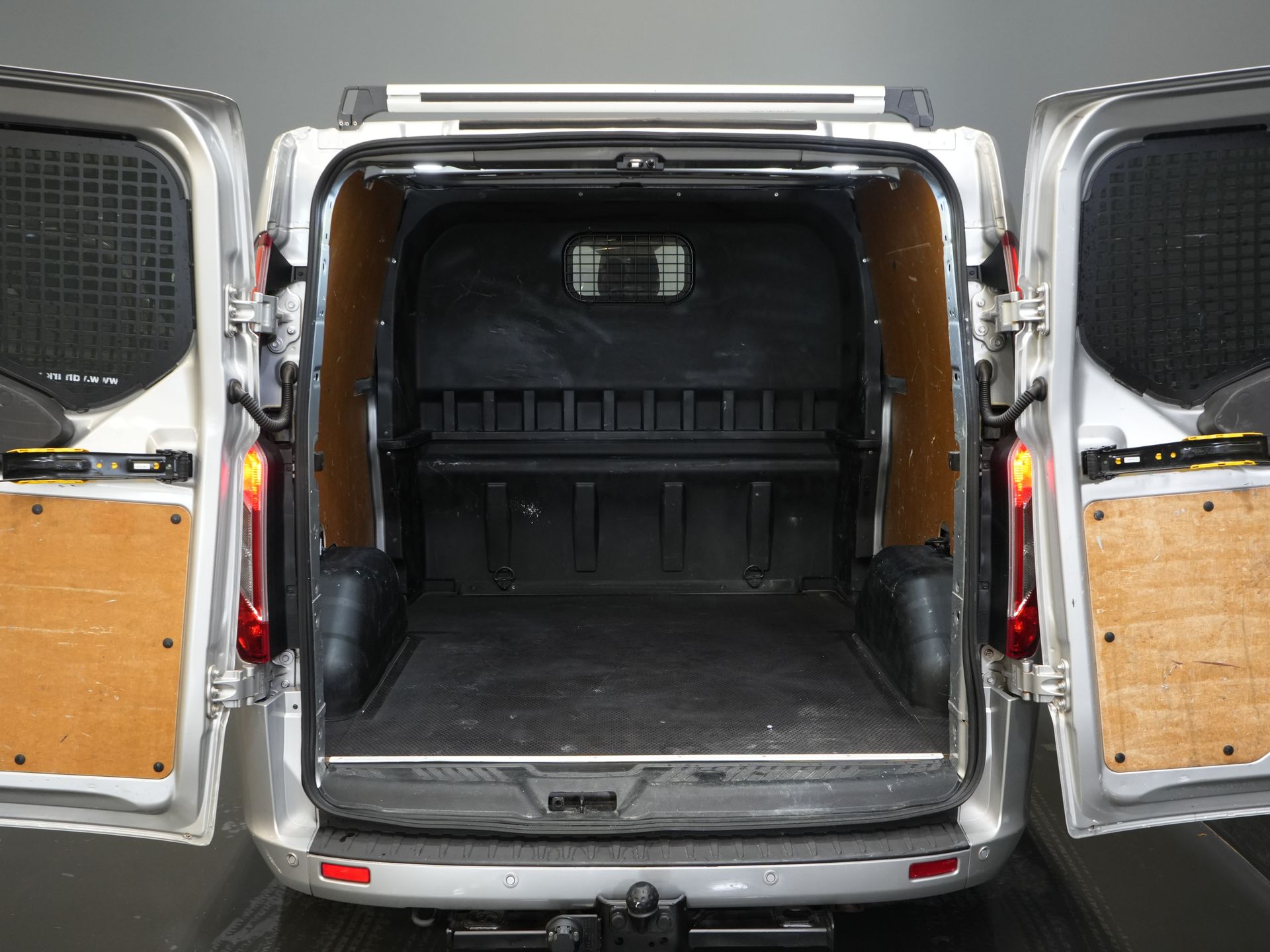 Ford Transit Custom Bestelbus 2.0 TDCI 130 pk L2 Limited DC Dubbel Cabine 2xSchuifdeur/ Stoelverw./ Carplay/ Cruise/ PDC/ Camera/ Navi/ Trekhaak/ Alarm III 14