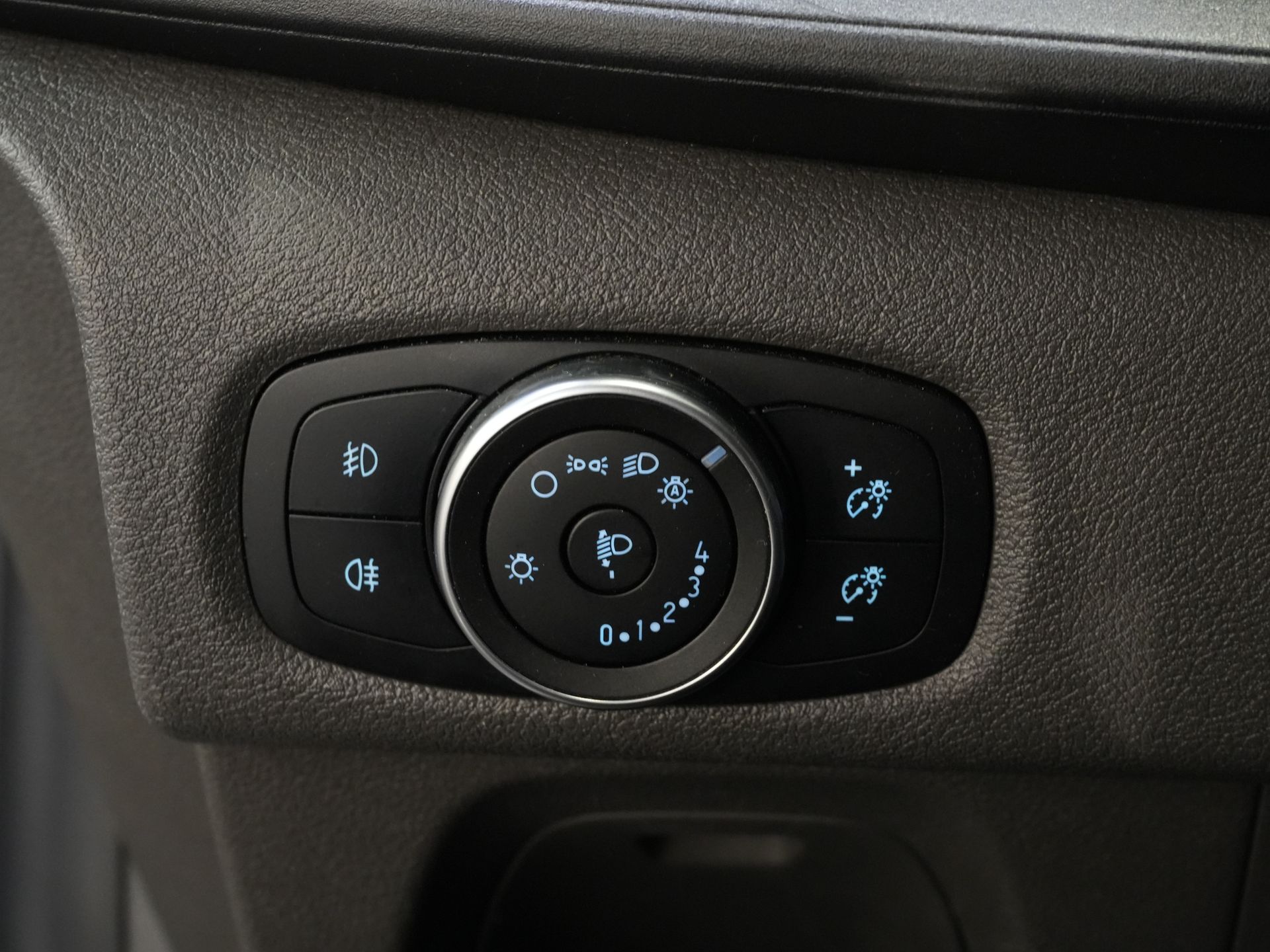 Ford Transit Custom Bestelbus 2.0 TDCI 130 pk L2 Limited DC Dubbel Cabine 2xSchuifdeur/ Stoelverw./ Carplay/ Cruise/ PDC/ Camera/ Navi/ Trekhaak/ Alarm III 17