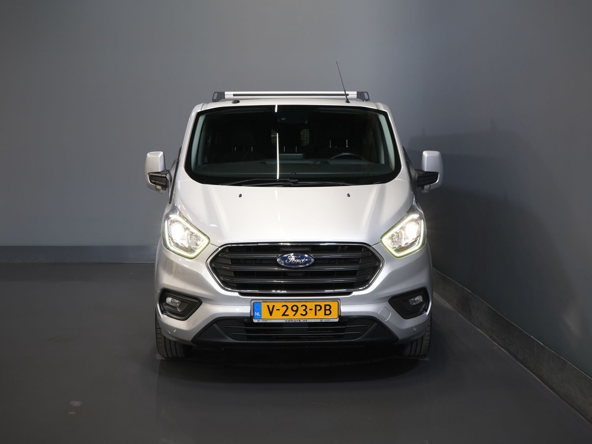 Ford Transit Custom Bestelbus 2.0 TDCI 130 pk L2 Limited DC Dubbel Cabine 2xSchuifdeur/ Stoelverw./ Carplay/ Cruise/ PDC/ Camera/ Navi/ Trekhaak/ Alarm III 6