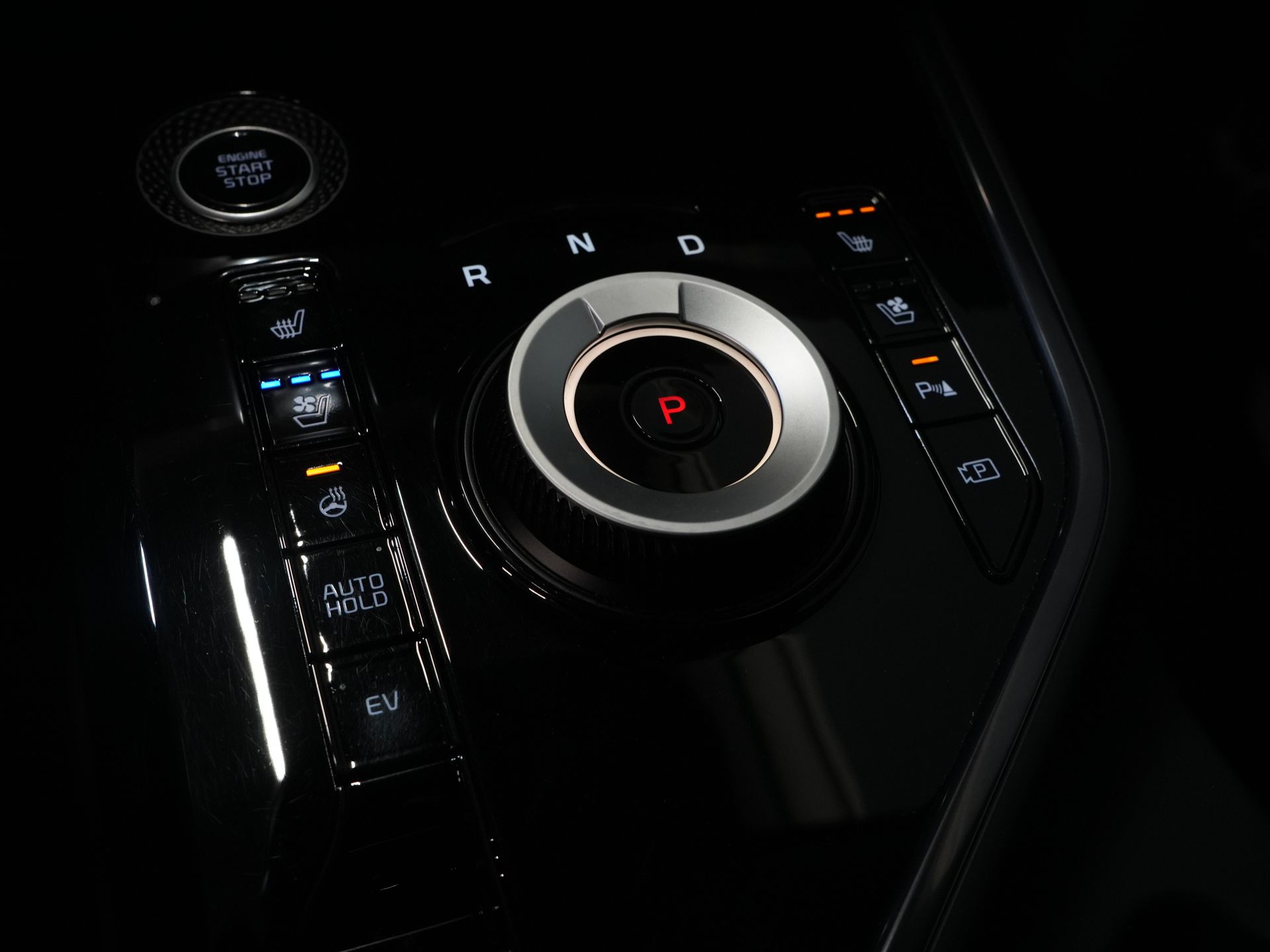 Kia Niro SUV 1.6 GDi PHEV Executive Line Harman Kardon/ Stoelvent./ 18