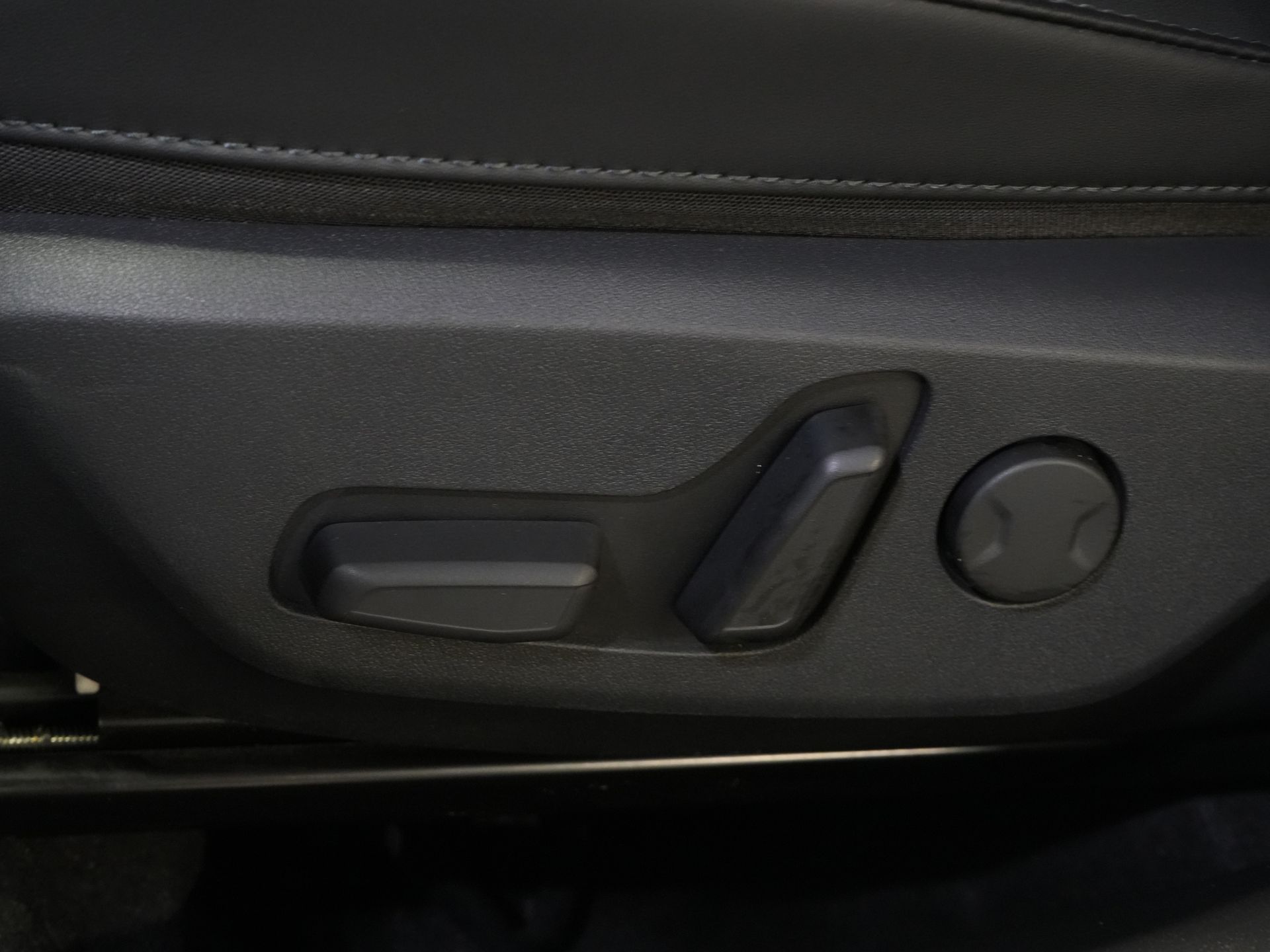 Kia Niro SUV 1.6 GDi PHEV Executive Line Harman Kardon/ Stoelvent./ 18