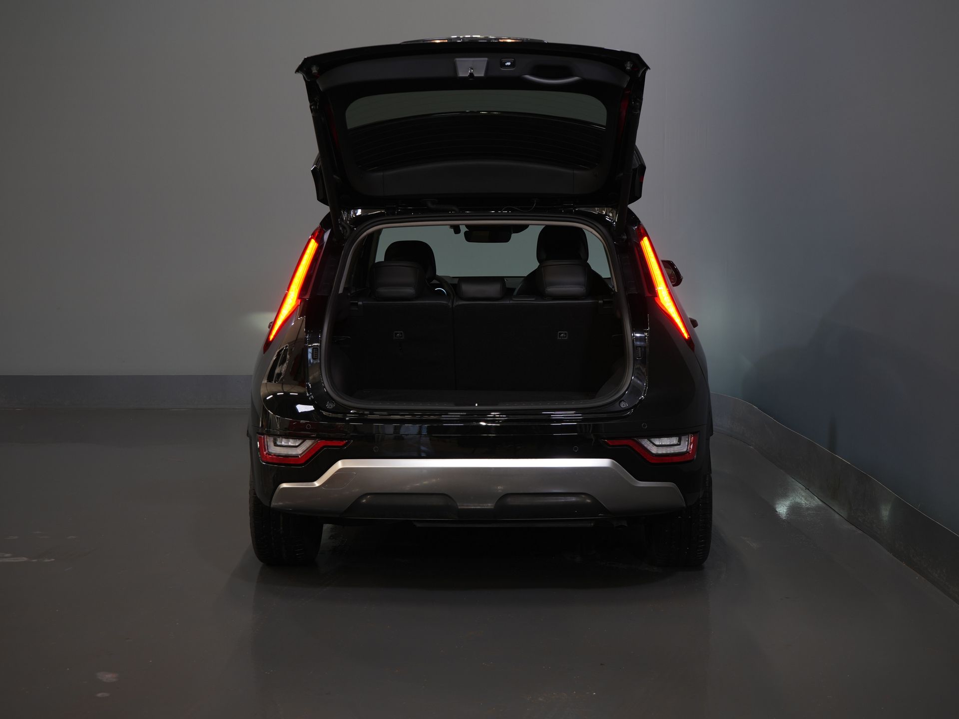 Kia Niro SUV 1.6 GDi PHEV Executive Line Harman Kardon/ Stoelvent./ 18