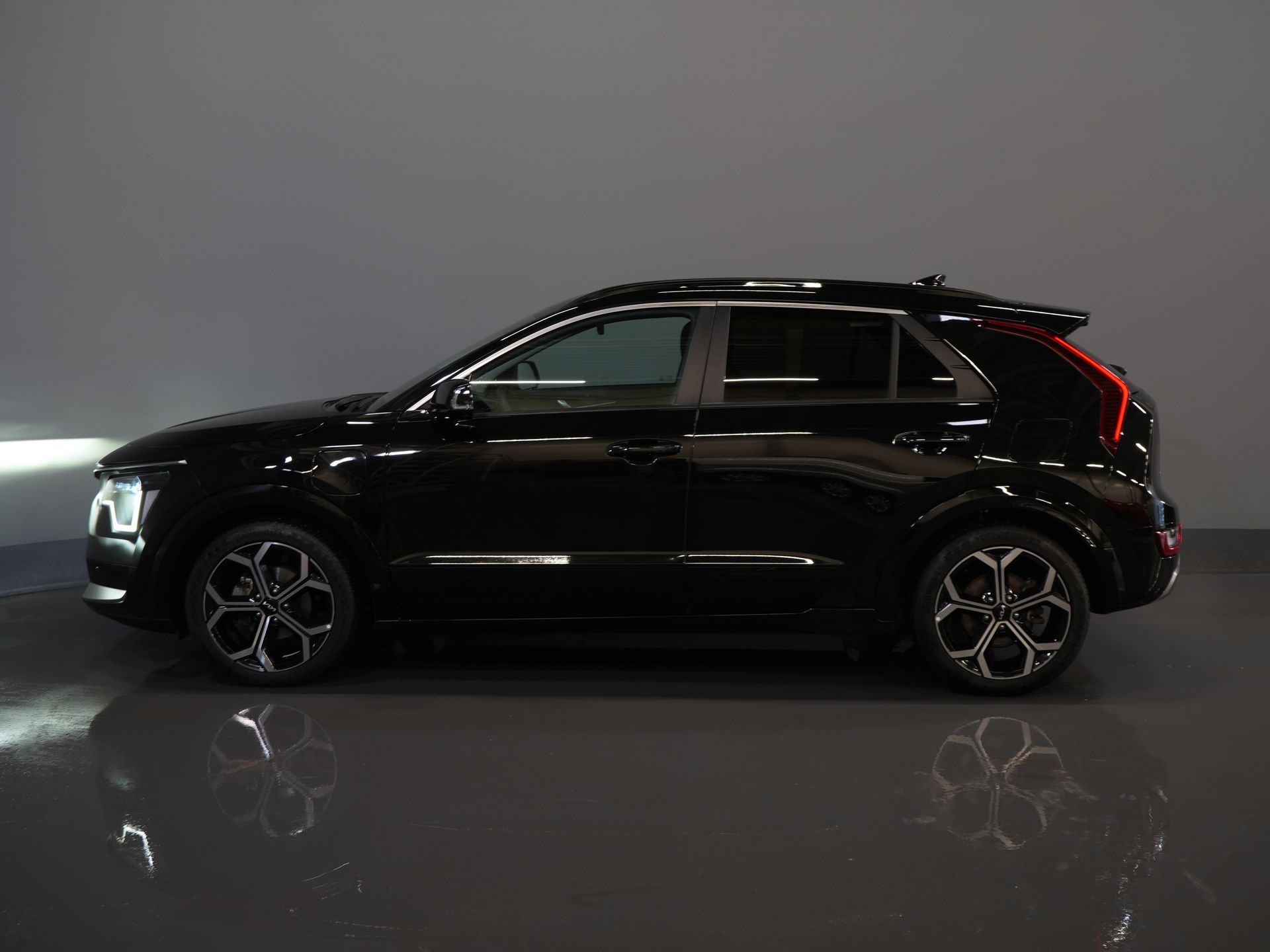 Kia Niro SUV 1.6 GDi PHEV Executive Line Harman Kardon/ Stoelvent./ 18