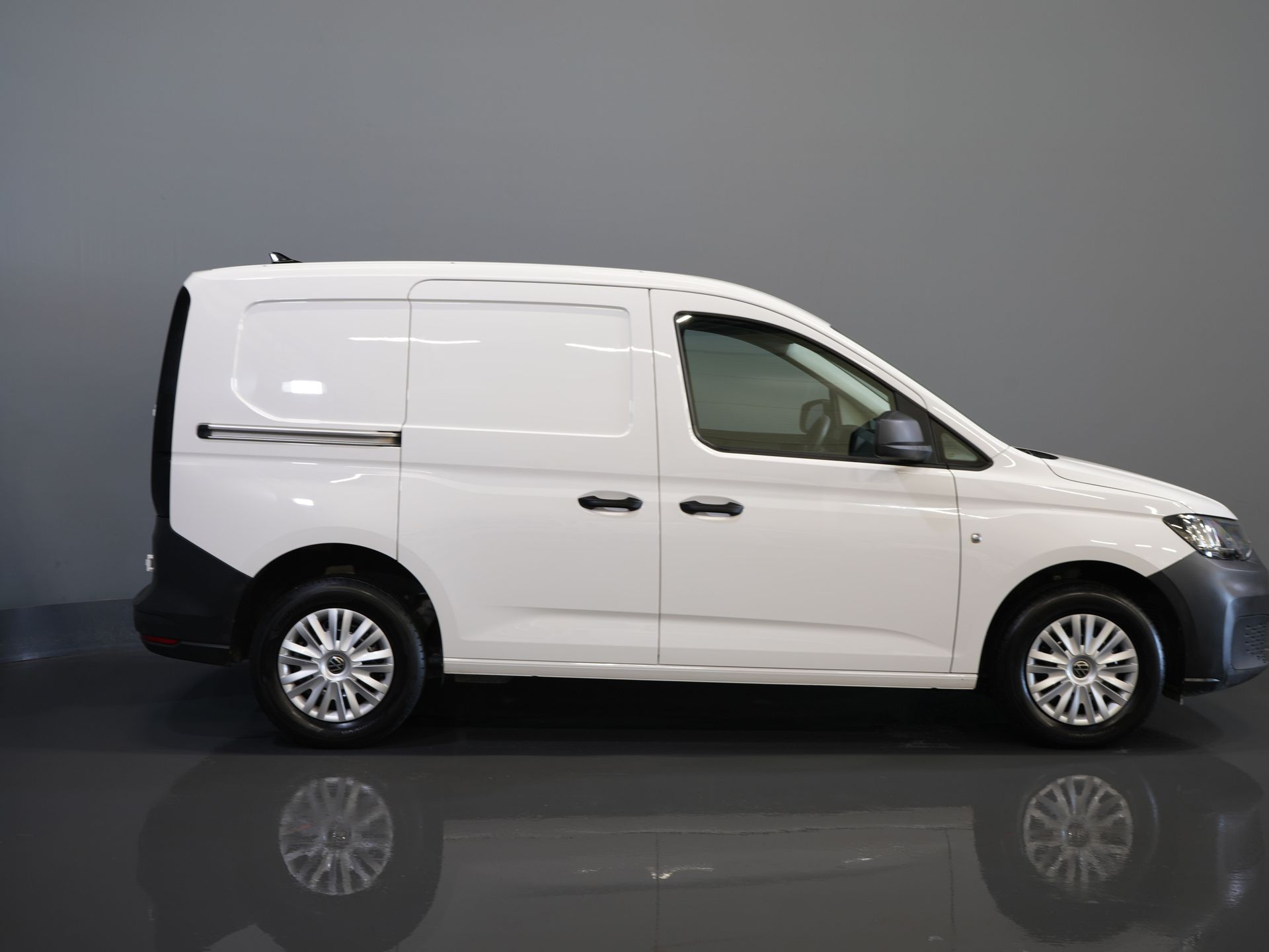 Volkswagen Caddy Cargo Bestelbus 2.0 TDI 105 pk PDC/ Betimmerd/ Bluetooth/ Airco 10