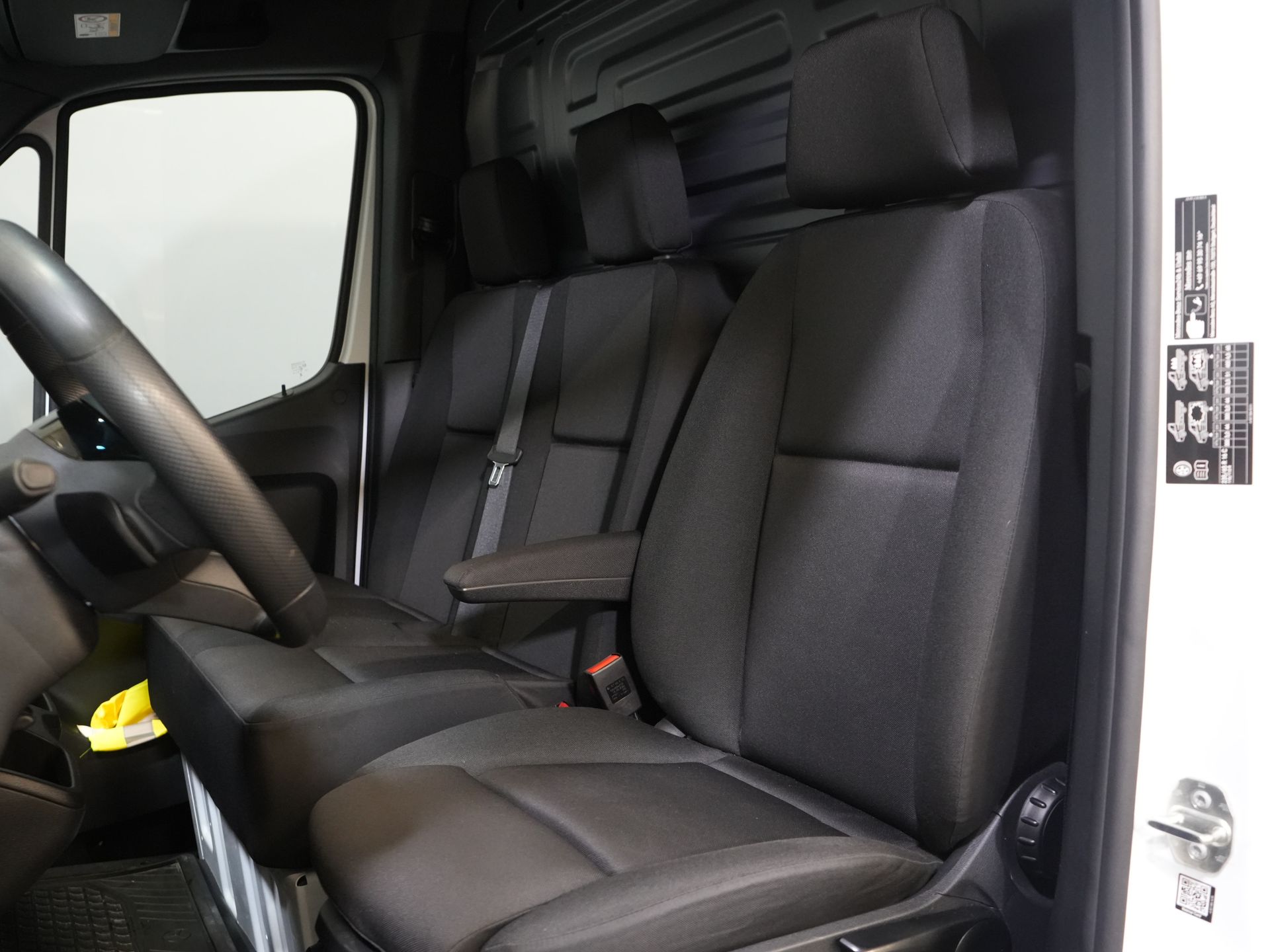 Mercedes-Benz Sprinter Bestelbus 317 CDI Aut. L2H2 BPM VRIJ! 3.5t Trekverm./ Gev.Stoel/ 270 Gr.Deuren/ Stoelverw./ Navi/ Camera/ Cruise/ Airco/ DAB 11