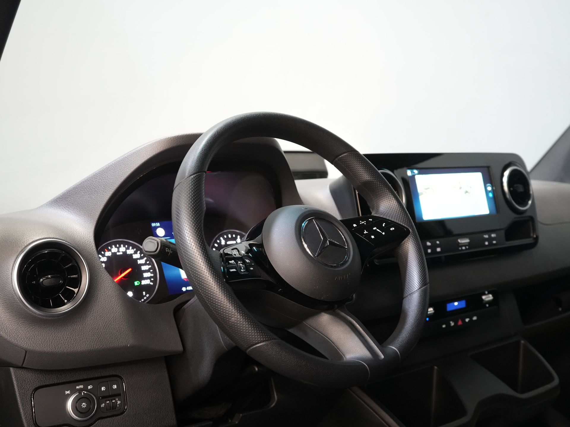 Mercedes-Benz Sprinter Bestelbus 317 CDI Aut. L2H2 BPM VRIJ! 3.5t Trekverm./ Gev.Stoel/ 270 Gr.Deuren/ Stoelverw./ Navi/ Camera/ Cruise/ Airco/ DAB 13