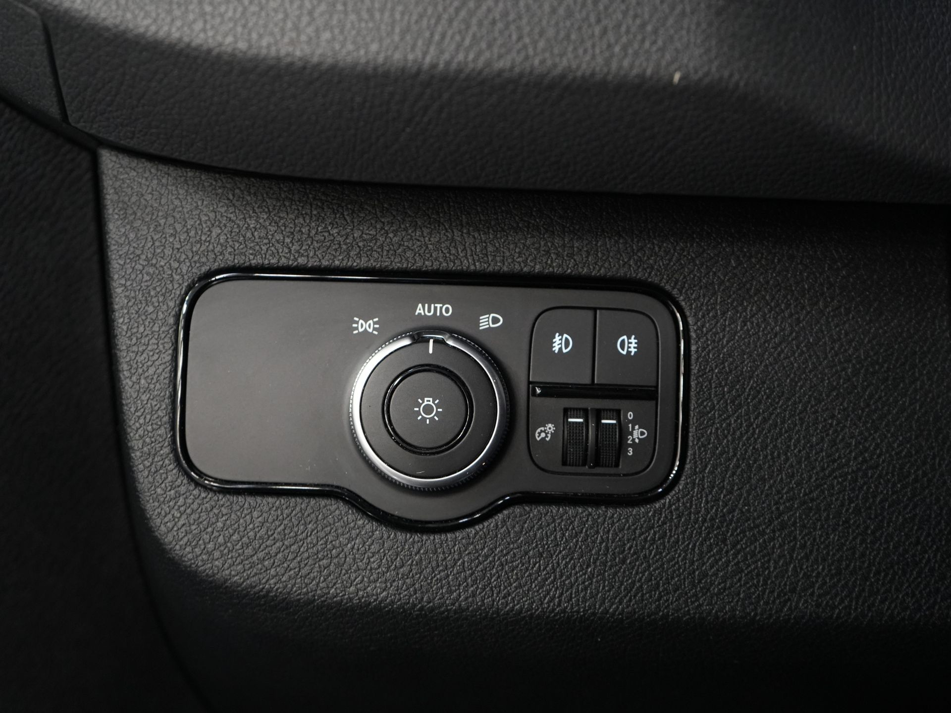 Mercedes-Benz Sprinter Bestelbus 317 CDI Aut. L2H2 BPM VRIJ! 3.5t Trekverm./ Gev.Stoel/ 270 Gr.Deuren/ Stoelverw./ Navi/ Camera/ Cruise/ Airco/ DAB 16