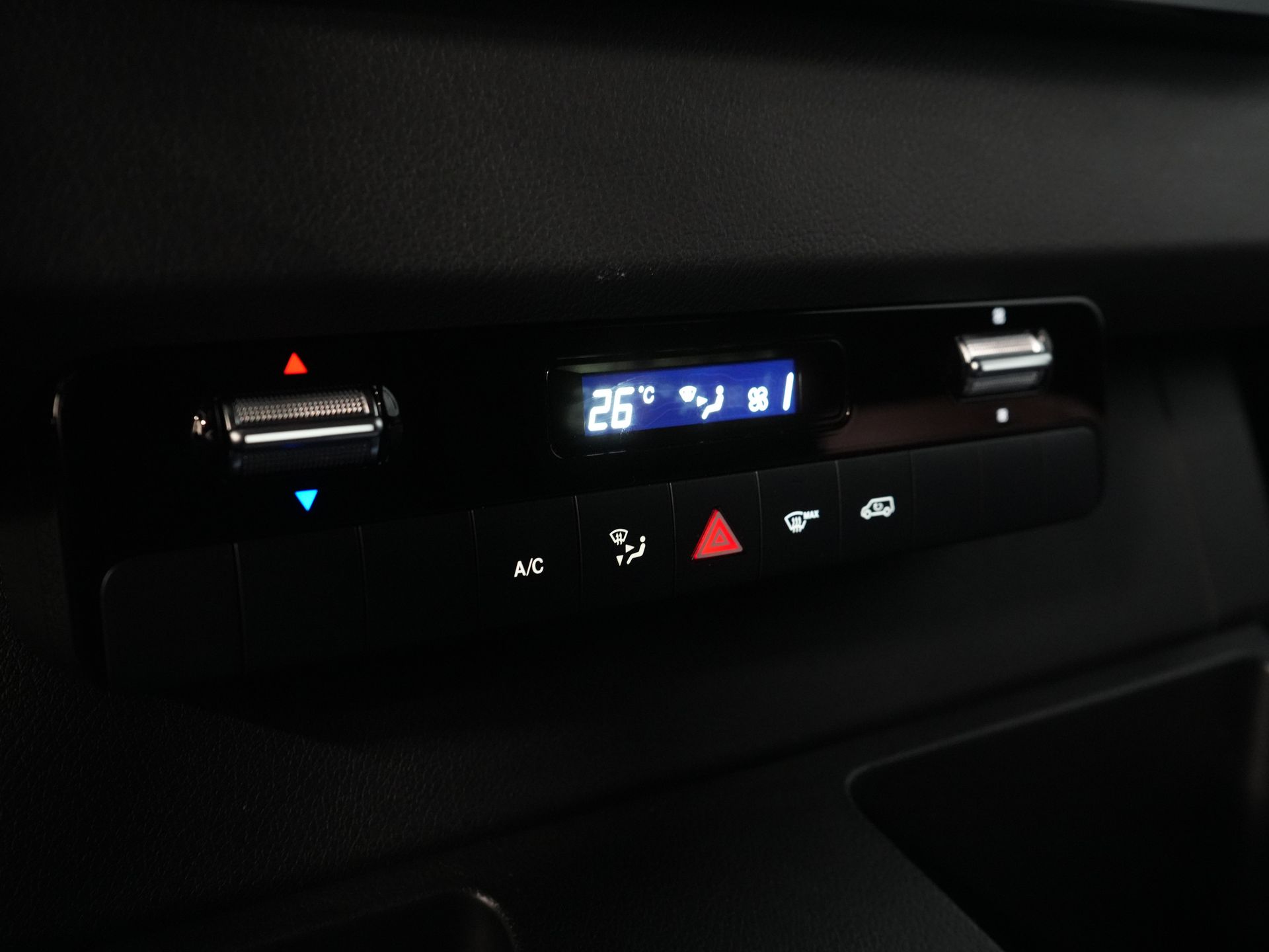 Mercedes-Benz Sprinter Bestelbus 317 CDI Aut. L2H2 BPM VRIJ! 3.5t Trekverm./ Gev.Stoel/ 270 Gr.Deuren/ Stoelverw./ Navi/ Camera/ Cruise/ Airco/ DAB 20