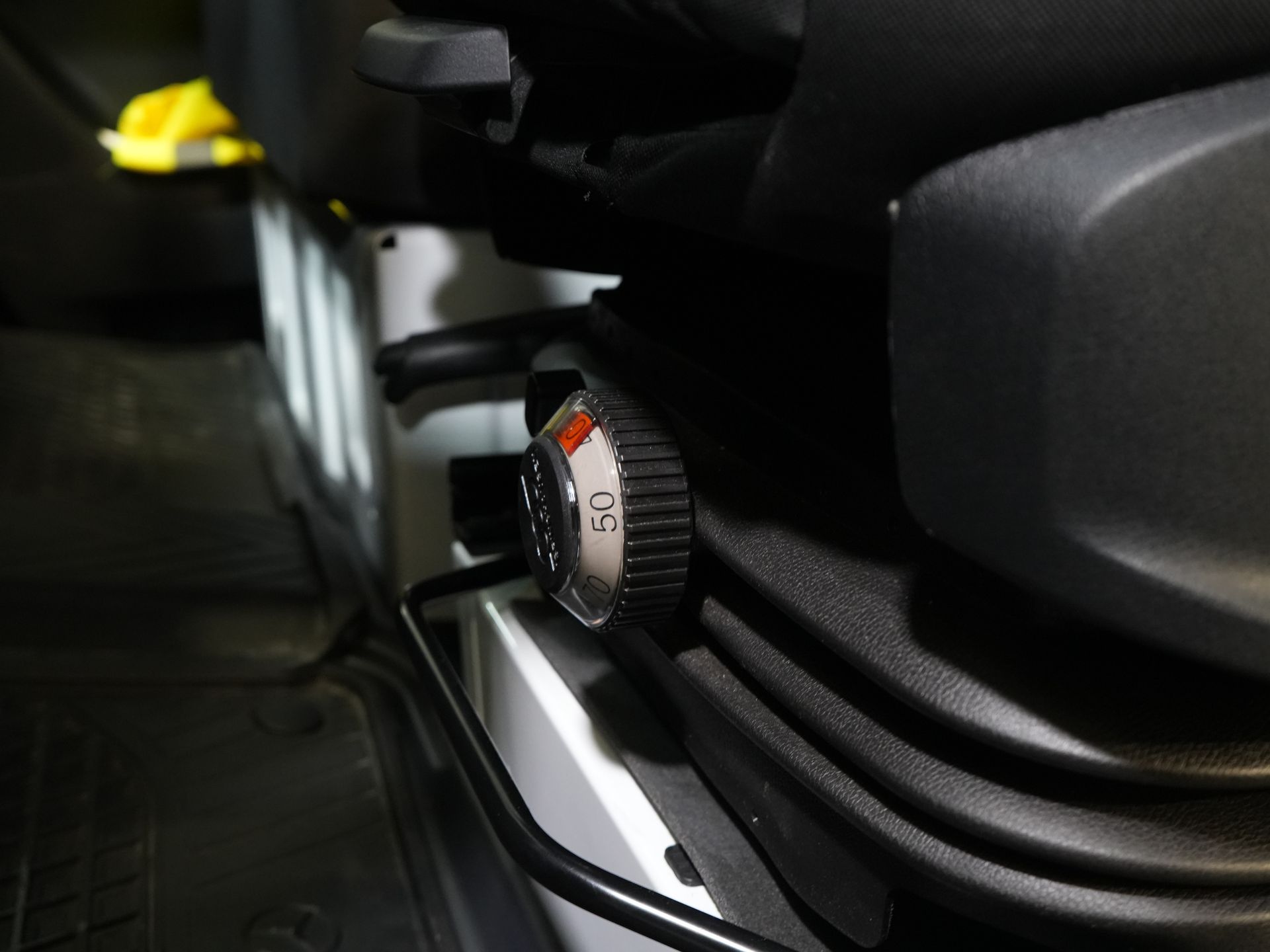 Mercedes-Benz Sprinter Bestelbus 317 CDI Aut. L2H2 BPM VRIJ! 3.5t Trekverm./ Gev.Stoel/ 270 Gr.Deuren/ Stoelverw./ Navi/ Camera/ Cruise/ Airco/ DAB 23