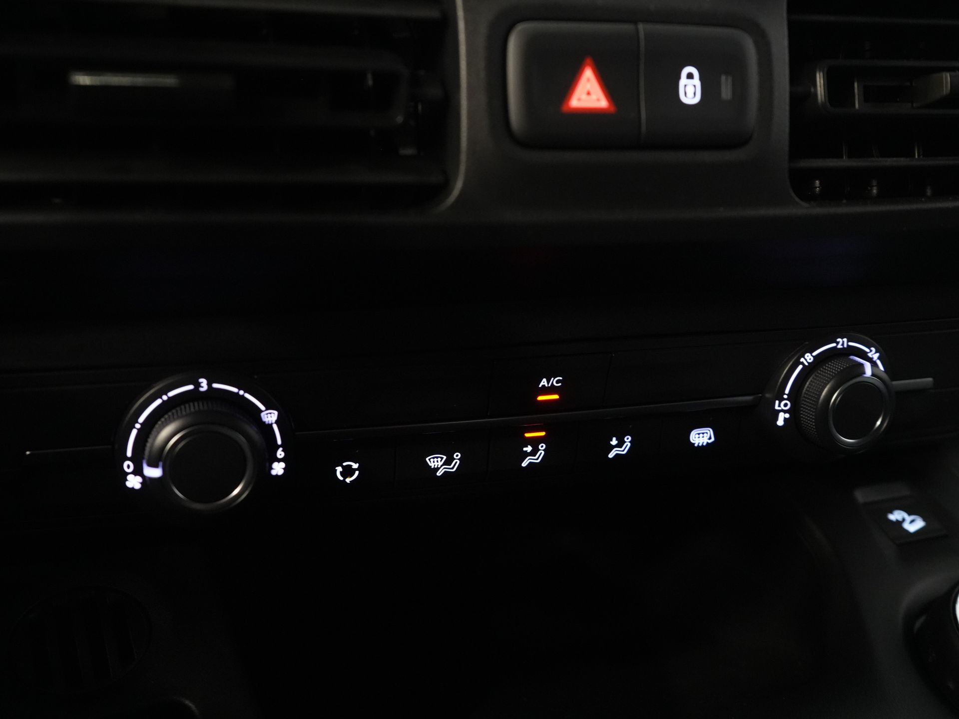 Peugeot e-Partner Bestelbus 50 kWh 280 km WLTP Standkachel/ Snellader/ DAB/ Cruise/ Airco 21