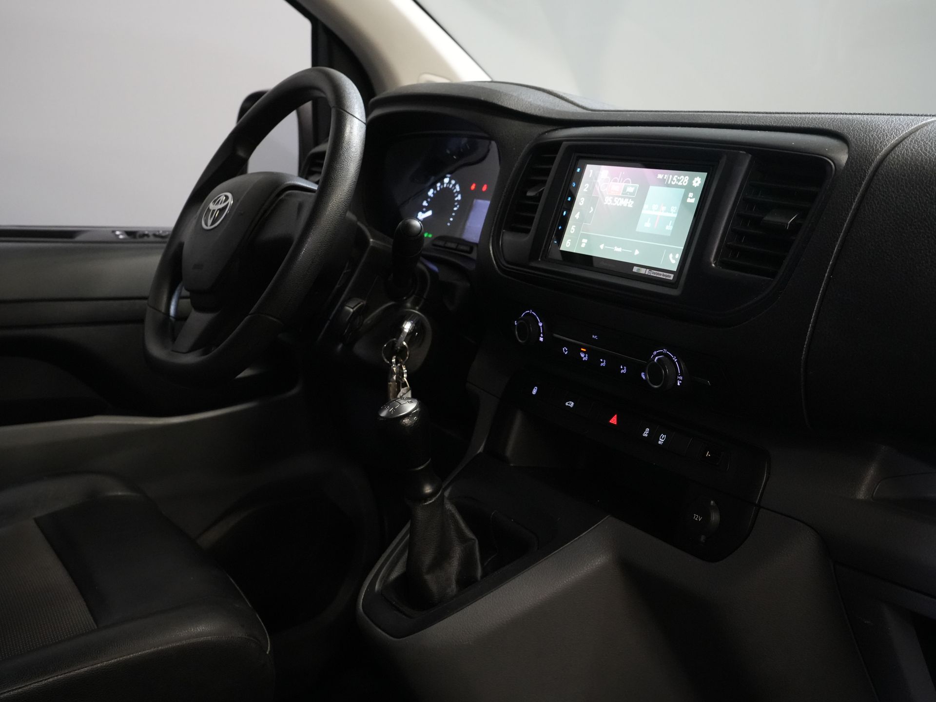 Toyota ProAce Worker Bestelbus 1.6 L3 Cruise/ Airco/ Camera/ Trekhaak/ Sidebars 2