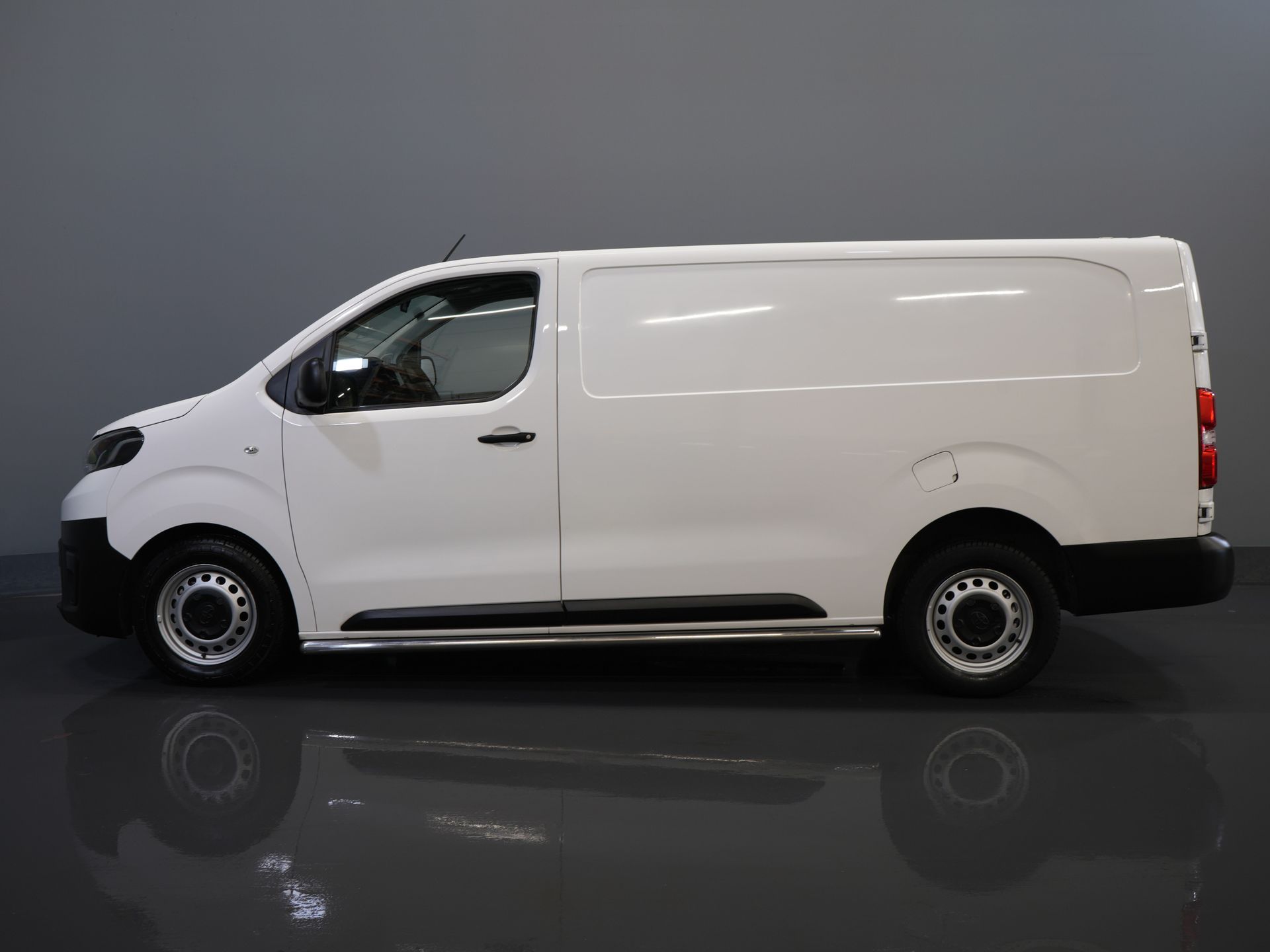 Toyota ProAce Worker Bestelbus 1.6 L3 Cruise/ Airco/ Camera/ Trekhaak/ Sidebars 9