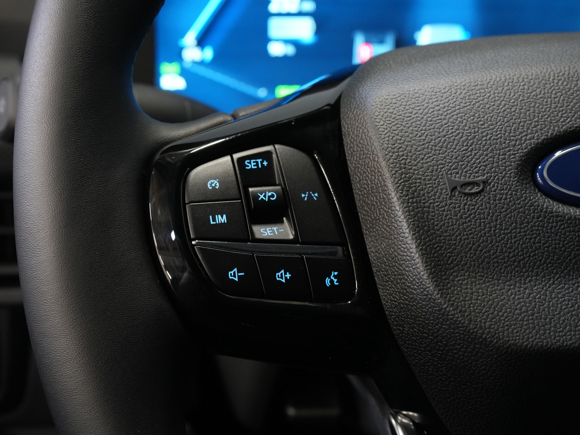 Ford E-Transit Custom Bestelbus L2 Trend 65 kWh 330km WLTP LED/ Standkachel/ Snellader/ 2.3t Trekverm./ Stuurverw./ Stoelverw./ Carplay/ Climate/ PDC/ Cruise 17