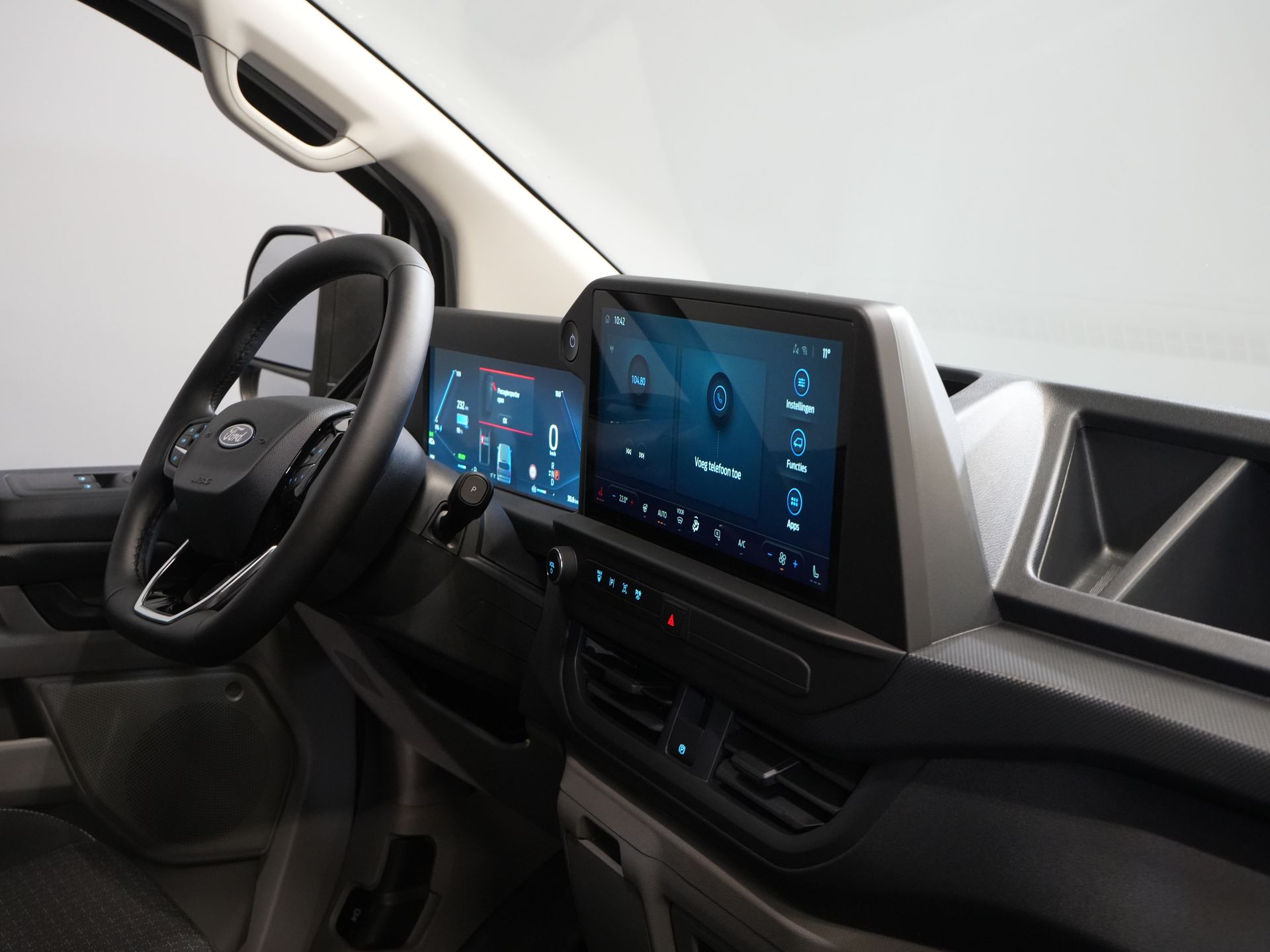 Ford E-Transit Custom Bestelbus L2 Trend 65 kWh 330km WLTP LED/ Standkachel/ Snellader/ 2.3t Trekverm./ Stuurverw./ Stoelverw./ Carplay/ Climate/ PDC/ Cruise 2