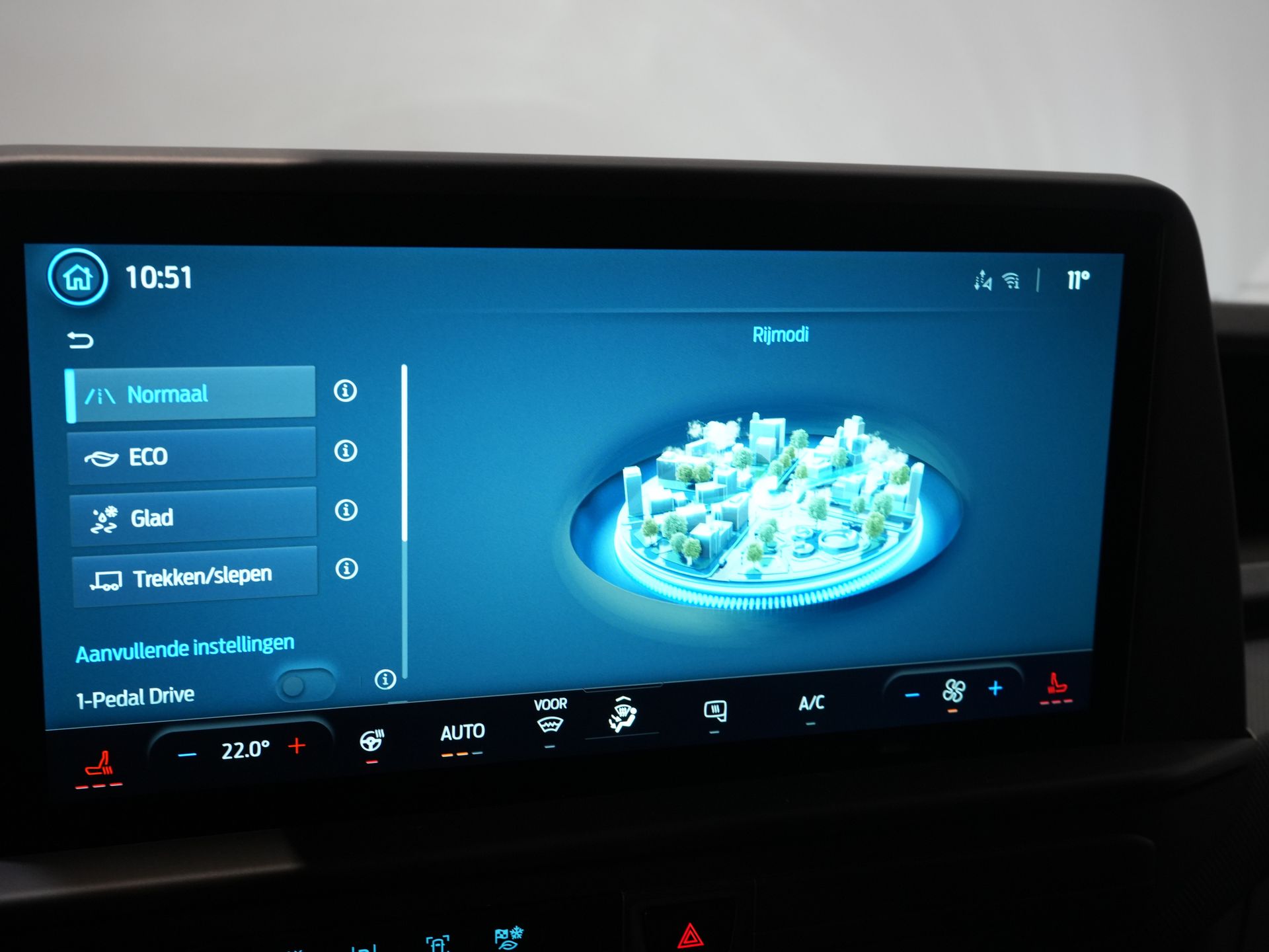 Ford E-Transit Custom Bestelbus L2 Trend 65 kWh 330km WLTP LED/ Standkachel/ Snellader/ 2.3t Trekverm./ Stuurverw./ Stoelverw./ Carplay/ Climate/ PDC/ Cruise 21