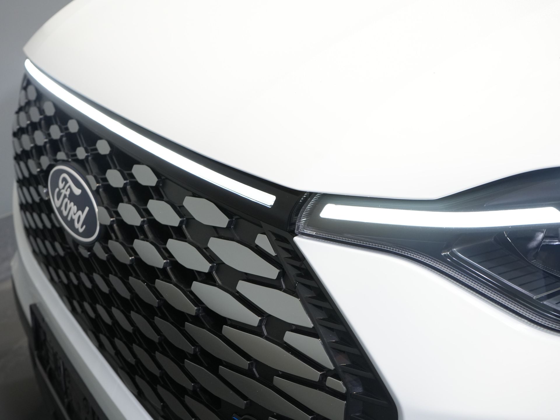 Ford E-Transit Custom Bestelbus L2 Trend 65 kWh 330km WLTP LED/ Standkachel/ Snellader/ 2.3t Trekverm./ Stuurverw./ Stoelverw./ Carplay/ Climate/ PDC/ Cruise 26