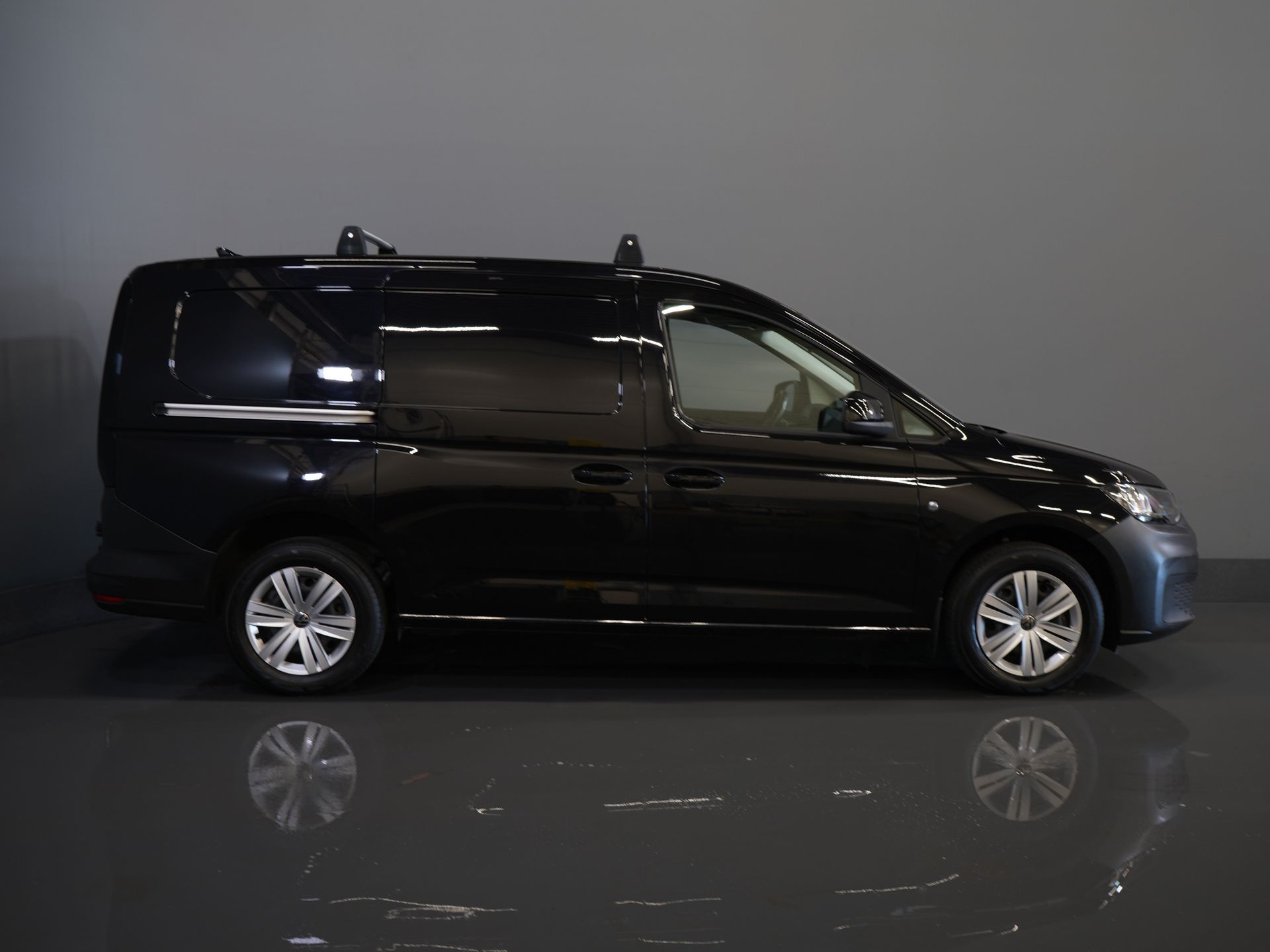 Volkswagen Caddy Cargo Maxi Bestelbus 2.0 TDI 125 pk DSG Aut. Standkachel/ Stoelverw./ Carplay/ Cruise/ Trekhaak/ Airco/ PDC 10