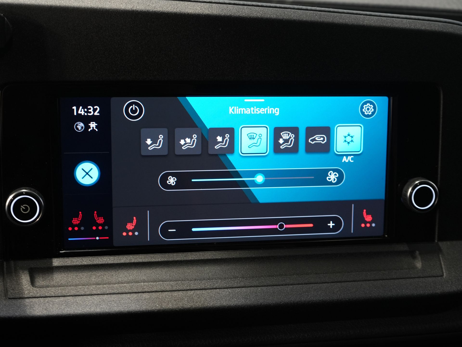 Volkswagen Caddy Cargo Bestelbus 2.0 TDI 125 pk DSG Aut. LED/ Standkachel/ Leder/ Adapt.Cruise/ Virtual Cockpit/ Stoelverw./ Camera/ PDC/ 17”LMV 25