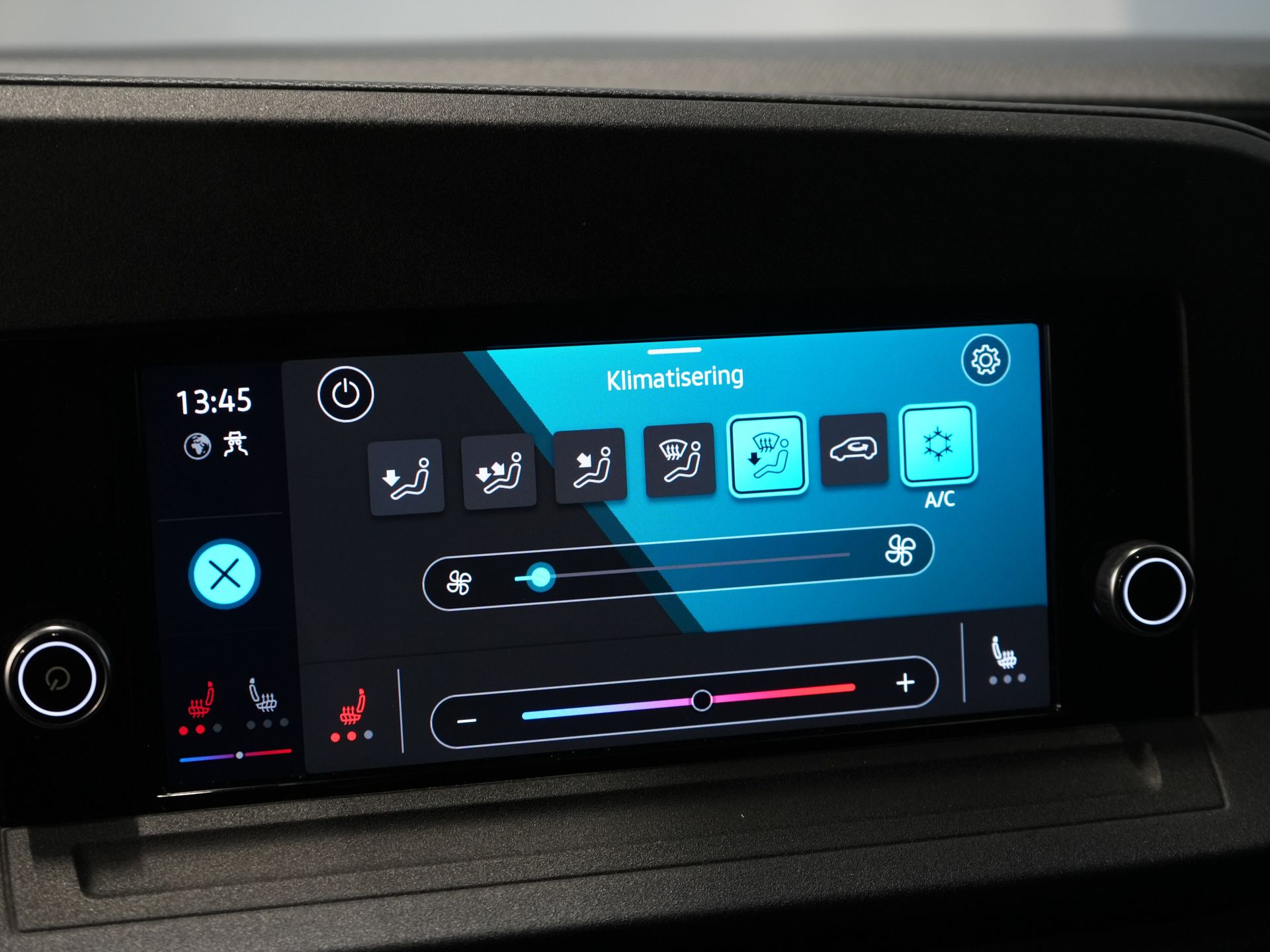 Volkswagen Caddy Cargo Maxi Bestelbus 2.0 TDI 125 pk DSG Aut. Standkachel/ Stoelverw./ Carplay/ Airco/ Dakdragers/ Cruise/ PDC/ Trekhaak 22