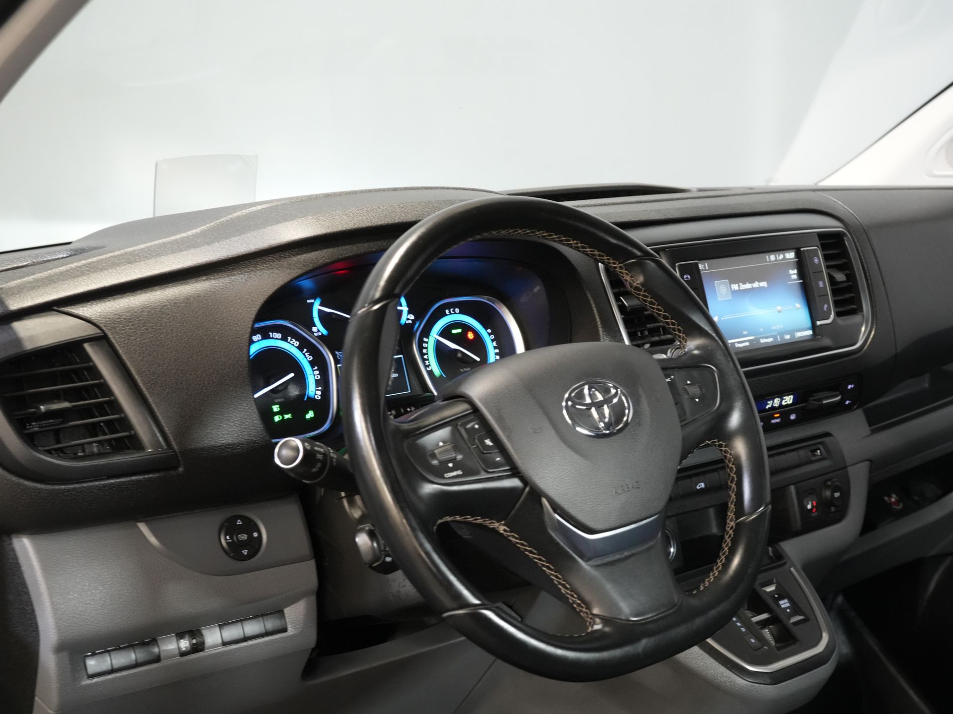 Toyota PROACE Electric Worker 75Kwh Bestelbus L3 345km WLTP Snellader/ 2xSchuifdeur/ Keyless/ Carplay/ Head Up/ Navi/ Camera/ Cruise/ Climate/ PDC 13