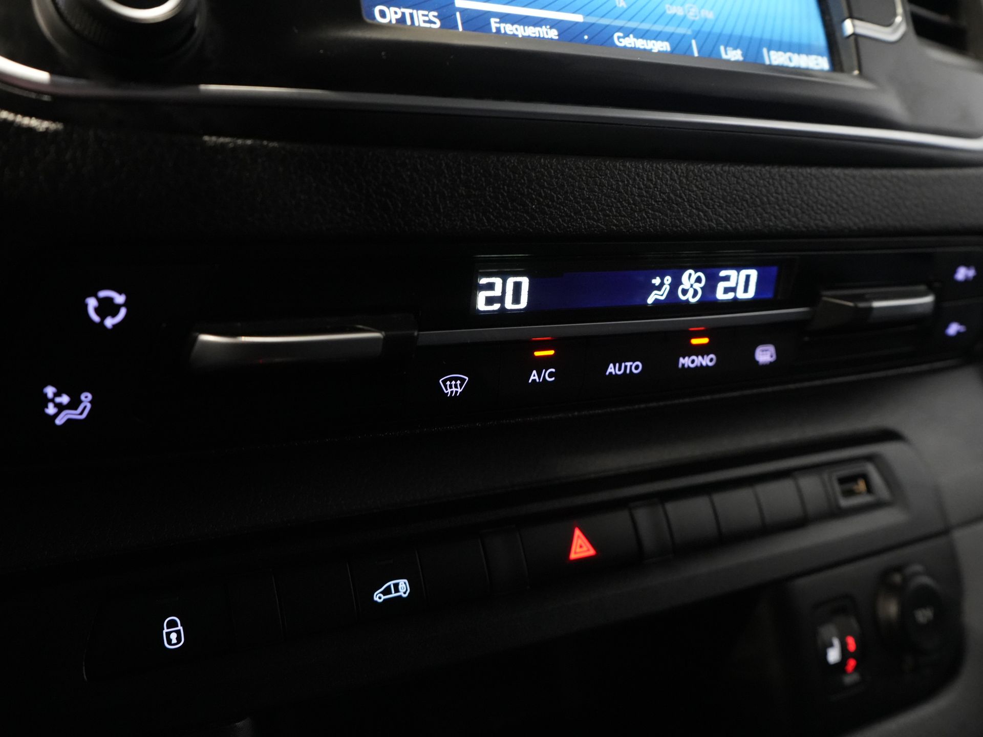 Toyota PROACE Electric Worker 75Kwh Bestelbus L3 345km WLTP Snellader/ 2xSchuifdeur/ Keyless/ Carplay/ Head Up/ Navi/ Camera/ Cruise/ Climate/ PDC 21