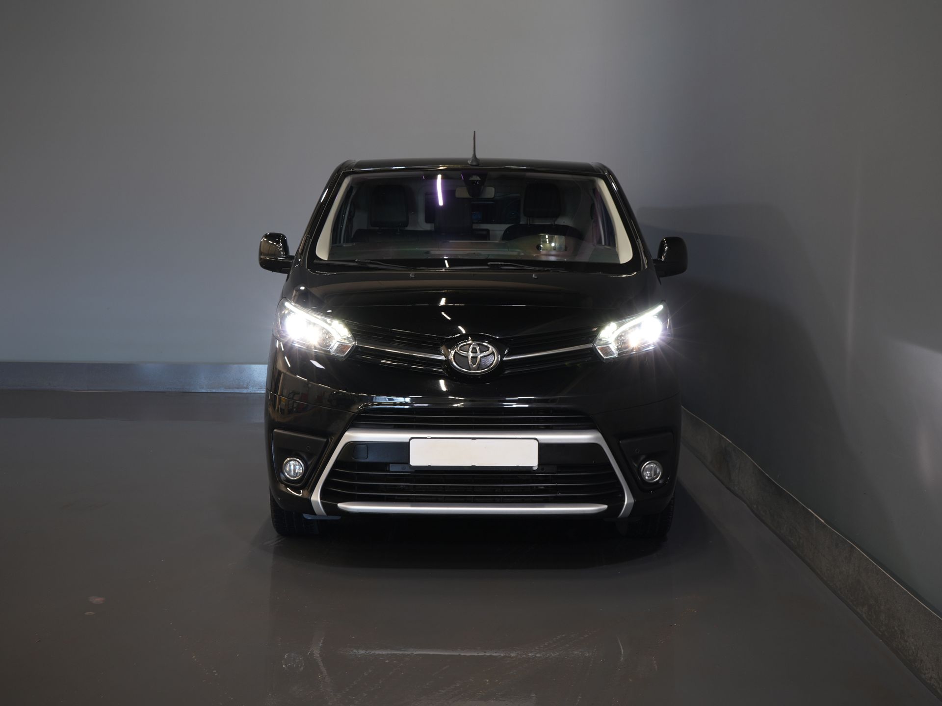 Toyota PROACE Electric Worker 75Kwh Bestelbus L3 345km WLTP Snellader/ 2xSchuifdeur/ Keyless/ Carplay/ Head Up/ Navi/ Camera/ Cruise/ Climate/ PDC 6