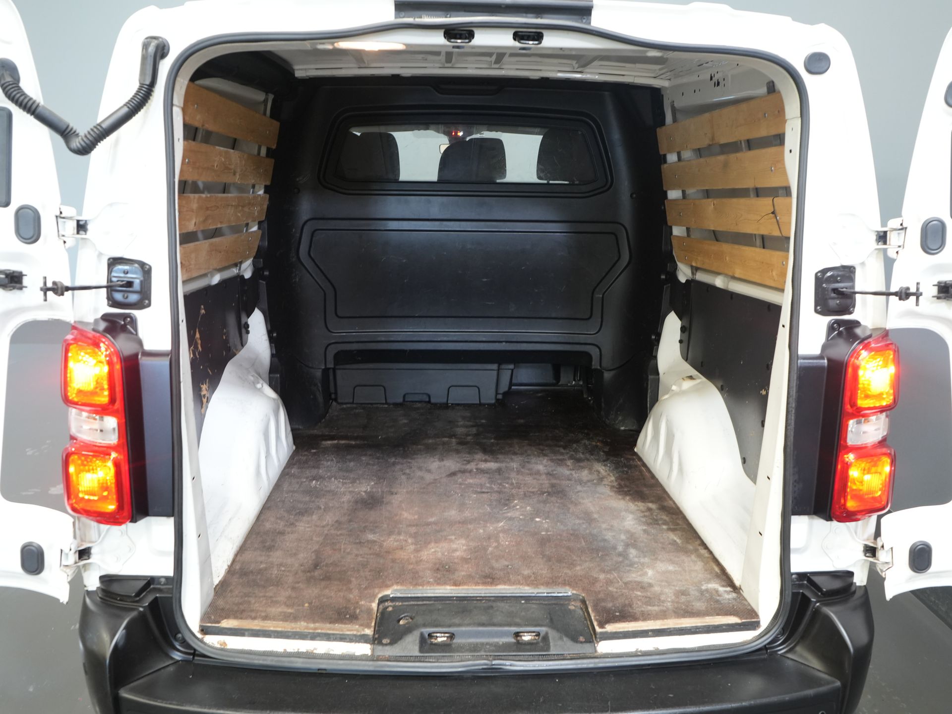 Opel Vivaro Bestelbus 2.0 CDTI 125 pk DC Dubbel Cabine Carplay/ 6 Pers./ Cruise/ Camera/ PDC V+A/ Trekhaak/ NL Auto 14