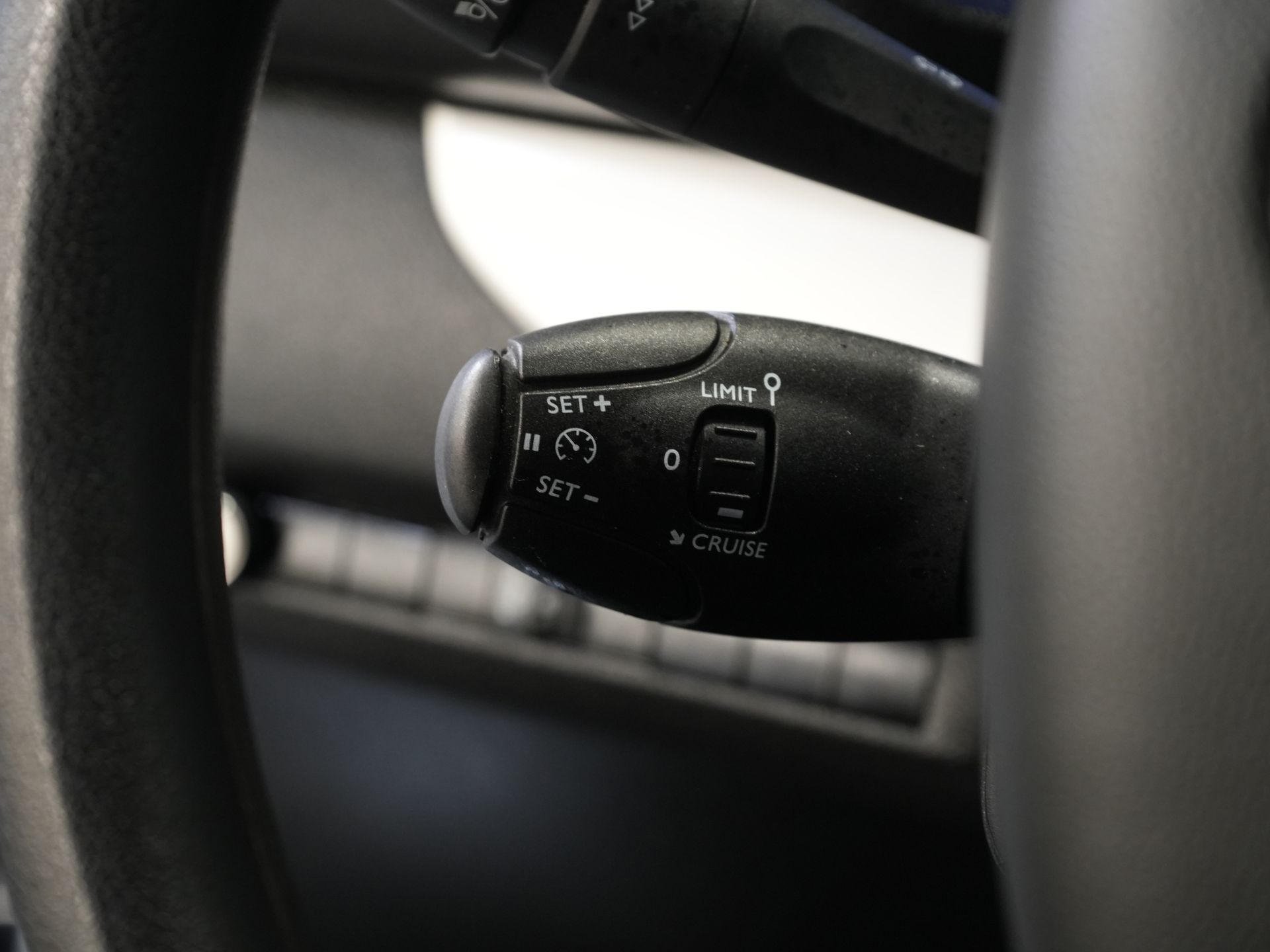 Opel Vivaro Bestelbus 2.0 CDTI 125 pk DC Dubbel Cabine Carplay/ 6 Pers./ Cruise/ Camera/ PDC V+A/ Trekhaak/ NL Auto 18