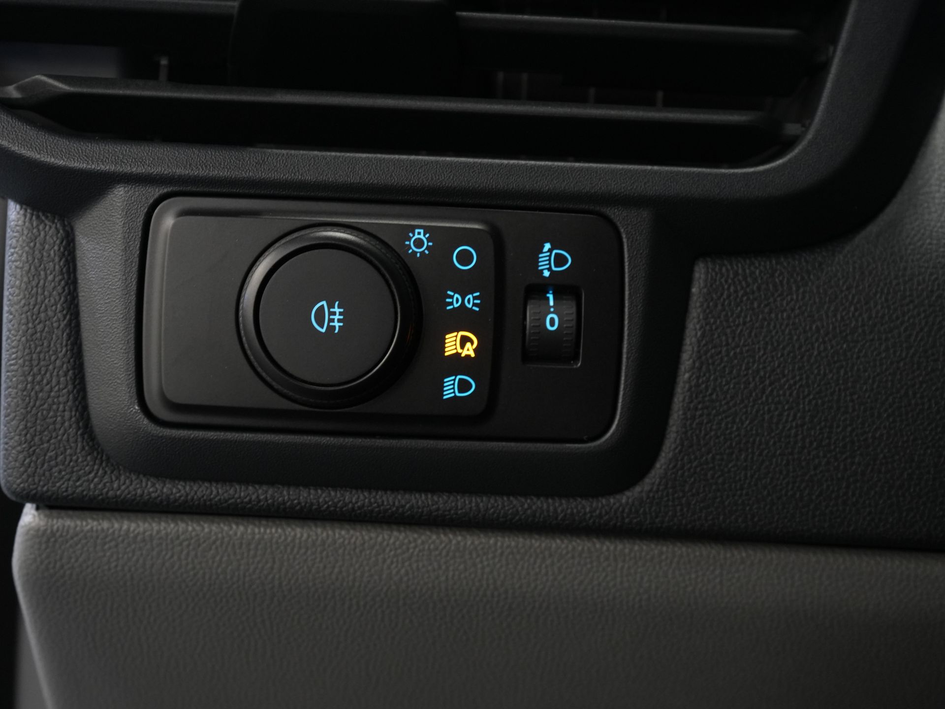 Ford E-Transit Custom Bestelbus Trend L2 65 kWh 330 km WLTP LED/ Snellader/ 2.3t Trekverm./ Stuurverw./ Stoelverw./ Carplay/ Climate/ Camera/ PDC/ Cruise 16