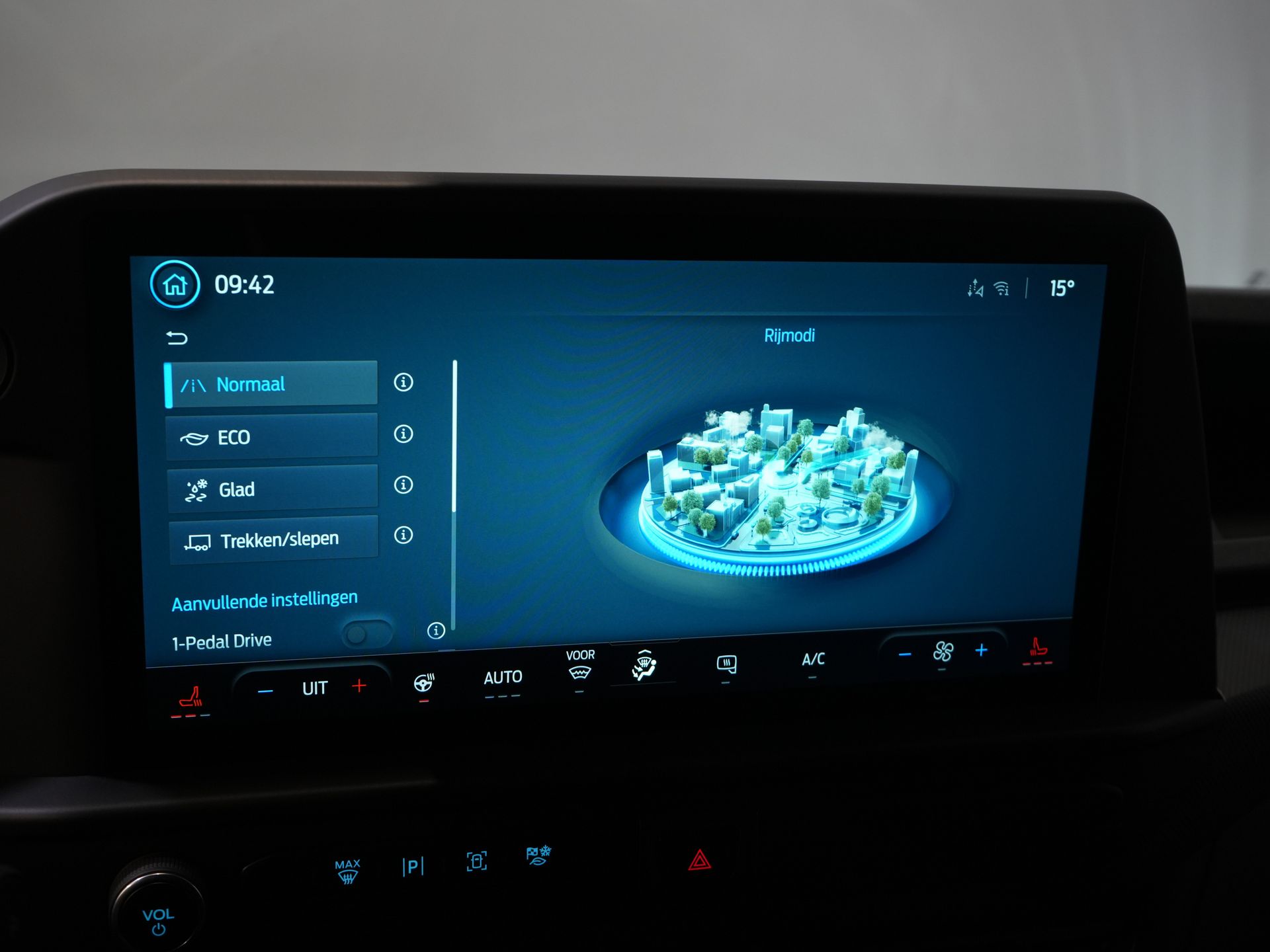 Ford E-Transit Custom Bestelbus Trend L2 65 kWh 330 km WLTP LED/ Snellader/ 2.3t Trekverm./ Stuurverw./ Stoelverw./ Carplay/ Climate/ Camera/ PDC/ Cruise 22