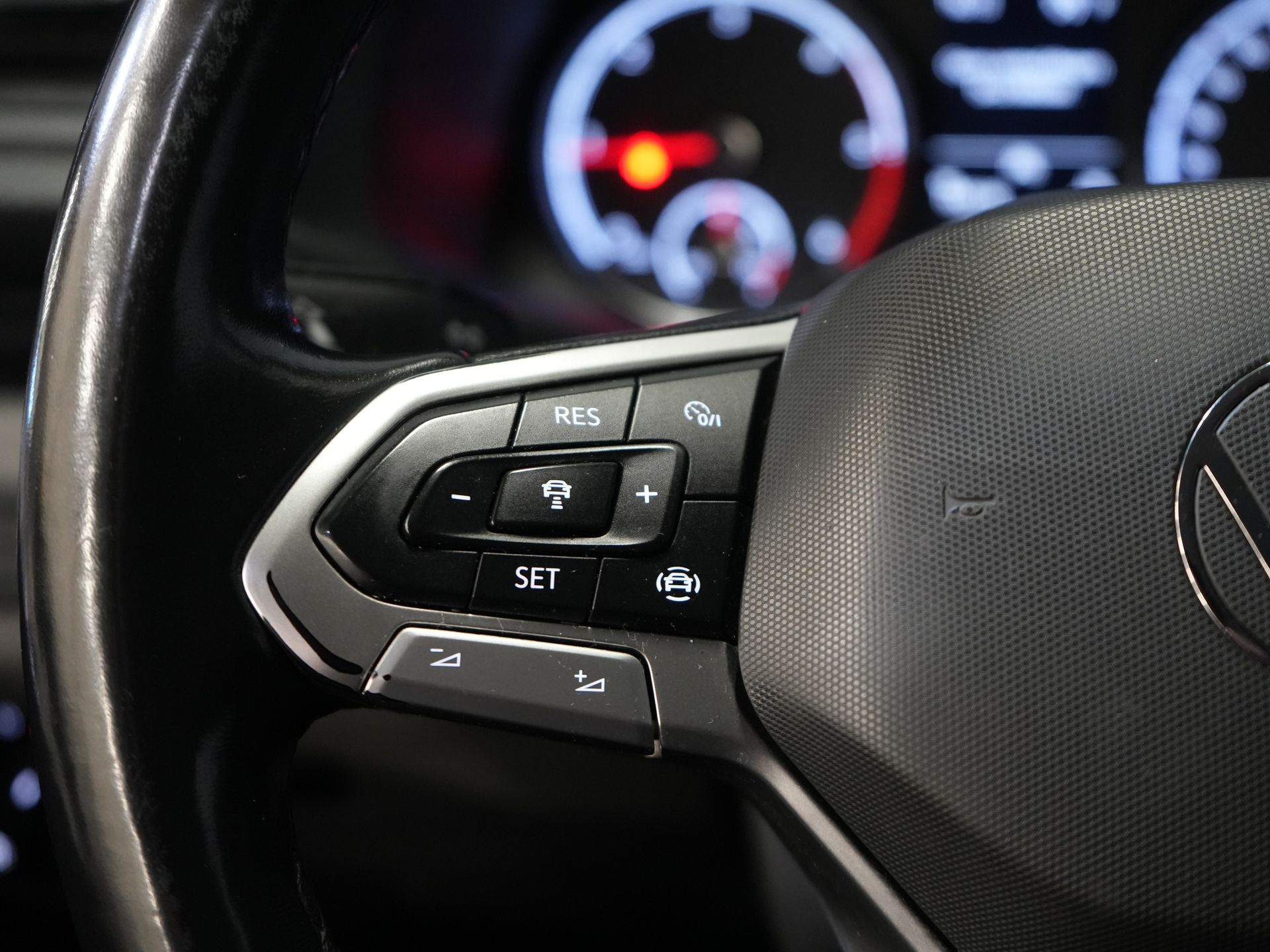 Volkswagen Transporter Bestelbus 2.0 TDI 150 pk DSG Aut. L2 LED/ Adapt.Cruise/ Standkachel/ Carplay/ 2.5t Trekverm./ Stoelverw./ Airco/ Dakdragers/ Camera/ PDC/  18