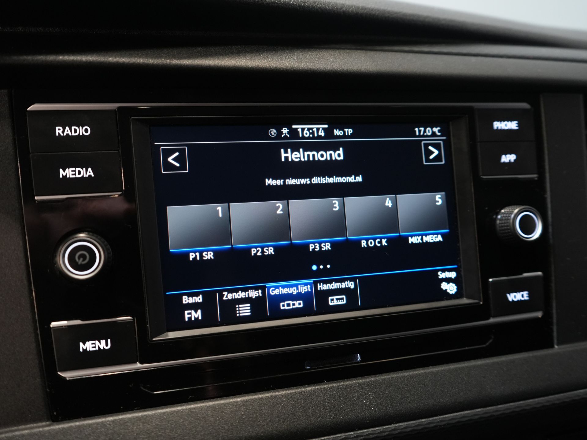 Volkswagen Transporter Bestelbus 2.0 TDI 150 pk DSG Aut. L2 LED/ Adapt.Cruise/ Standkachel/ Carplay/ 2.5t Trekverm./ Stoelverw./ Airco/ Dakdragers/ Camera/ PDC/  22