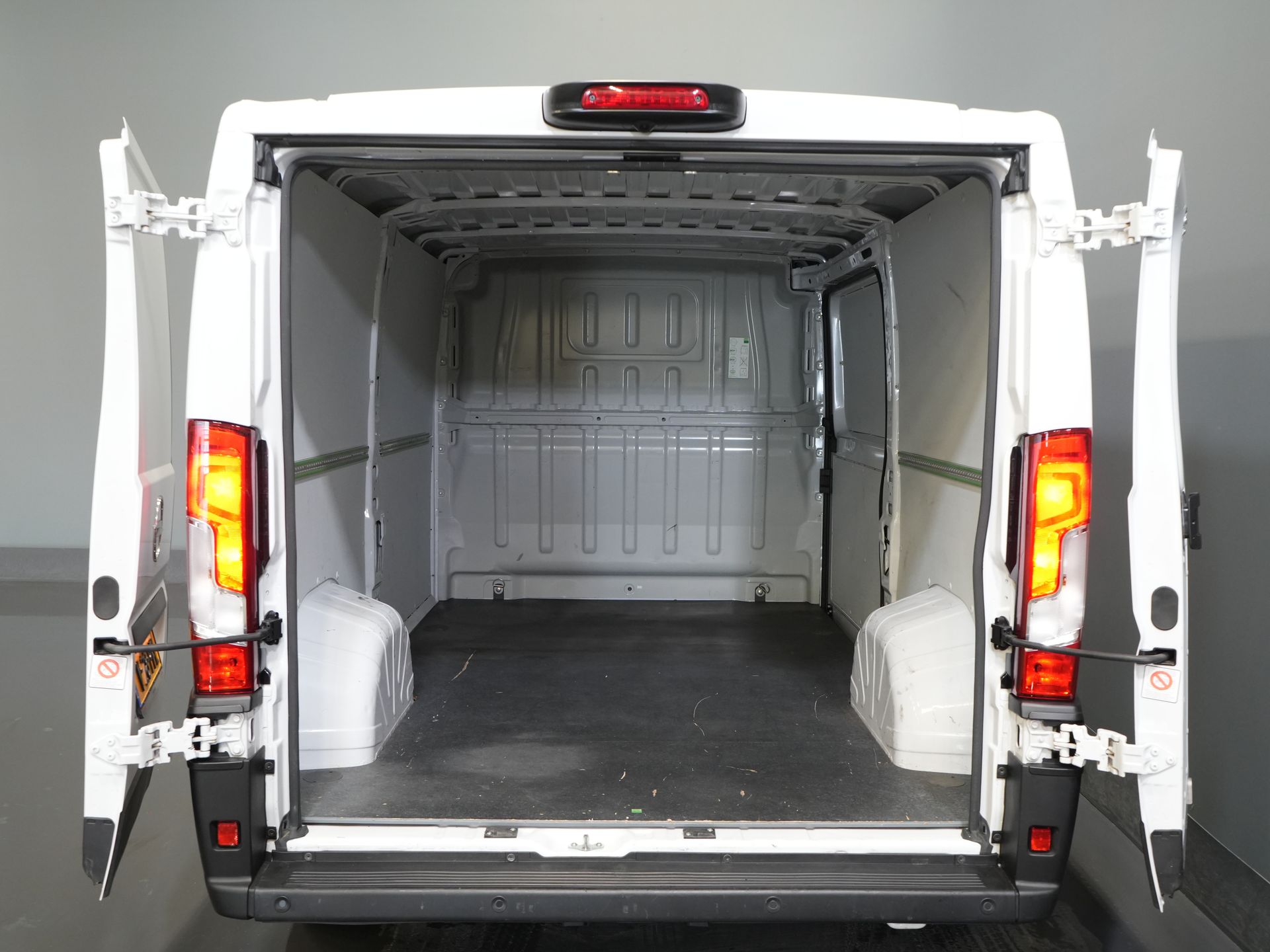 Opel Movano Bestelbus 2.2 120 pk L2 Carplay/ 270Gr.Deuren/ Climate/ Navi/ Cruise/ Camera/ PDC/ DAB 14