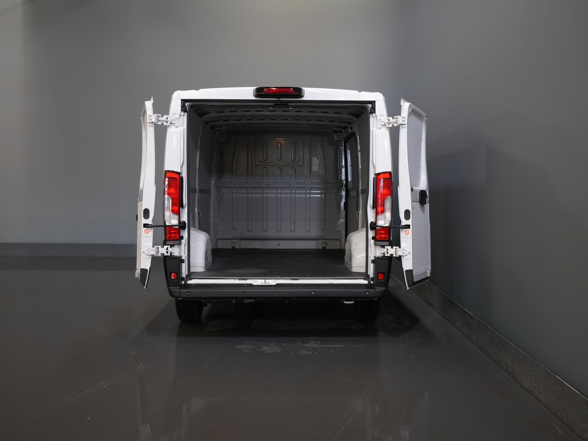 Opel Movano Bestelbus 2.2 120 pk L2 Carplay/ 270Gr.Deuren/ Climate/ Navi/ Cruise/ Camera/ PDC/ DAB 4