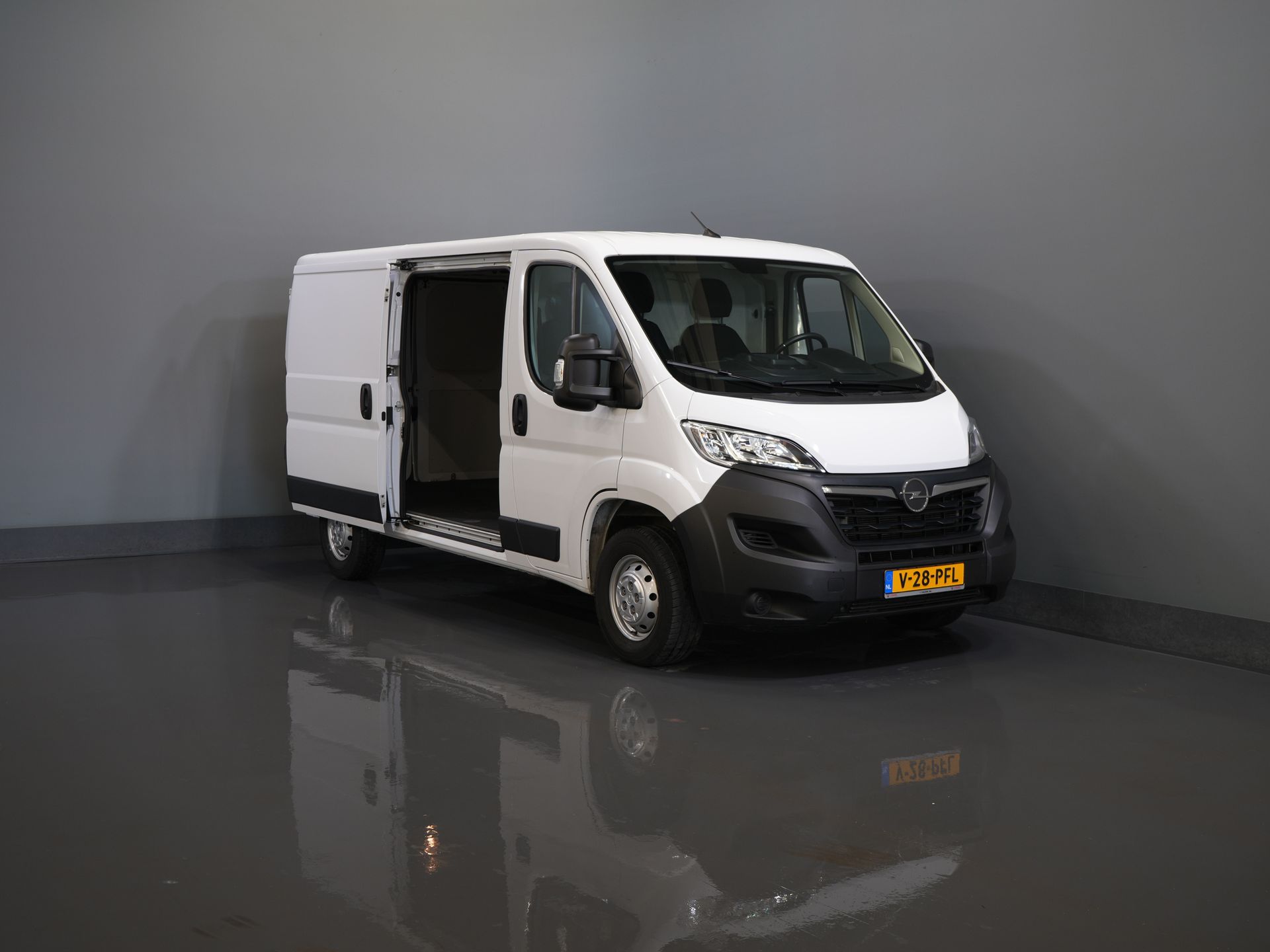 Opel Movano Bestelbus 2.2 120 pk L2 Carplay/ 270Gr.Deuren/ Climate/ Navi/ Cruise/ Camera/ PDC/ DAB 8