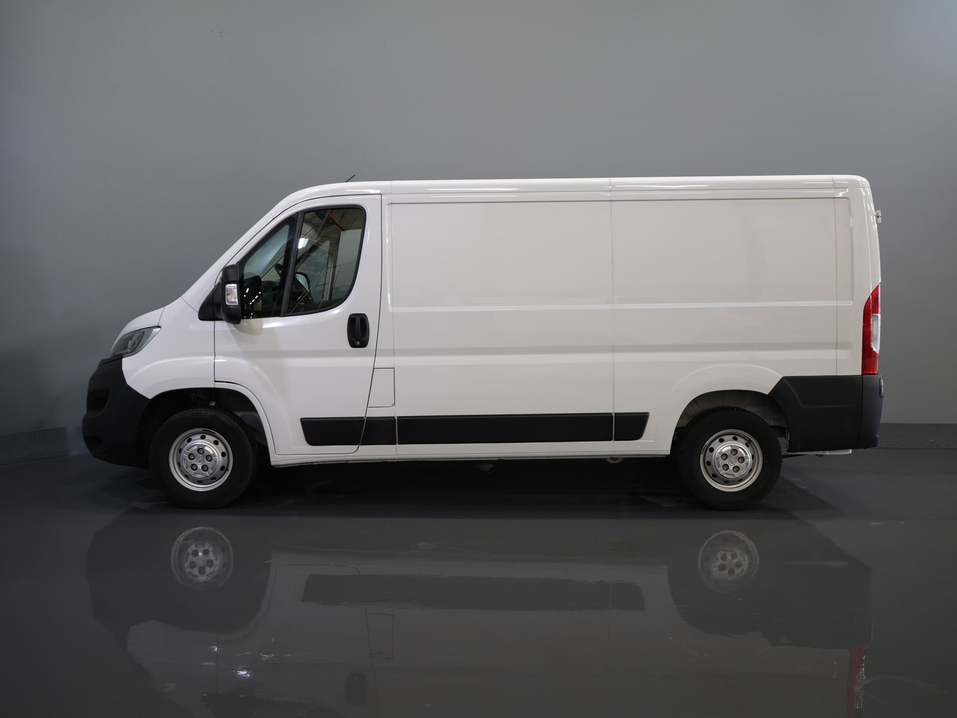 Opel Movano Bestelbus 2.2 120 pk L2 Carplay/ 270Gr.Deuren/ Climate/ Navi/ Cruise/ Camera/ PDC/ DAB 9