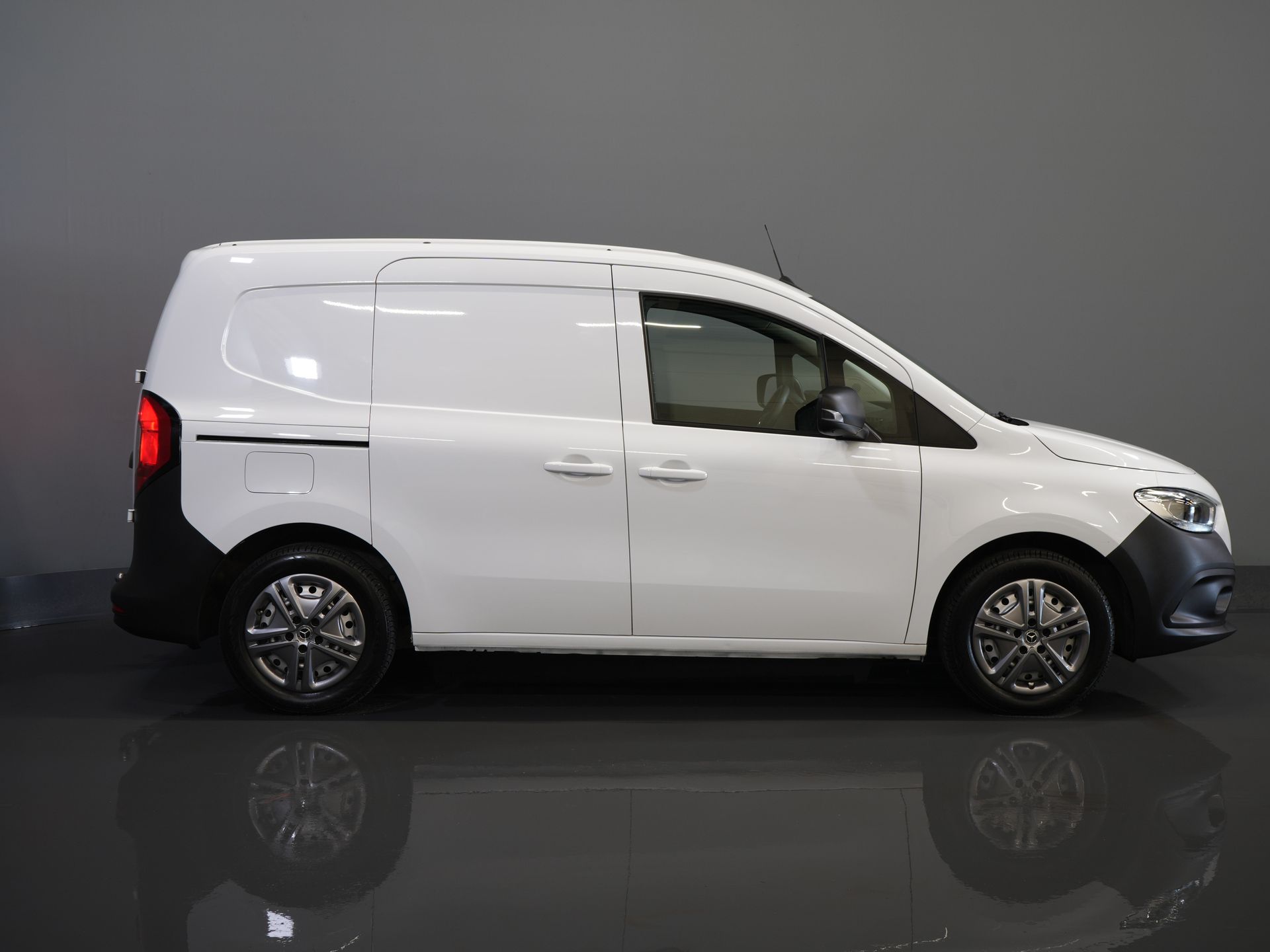 Mercedes-Benz Citan Bestelbus 110 CDI Aut. 2x schuifdeur/ Inrichting/ Stoelverw./ Carplay/ Camera/ Cruise/ Trekhaak/ Airco 10