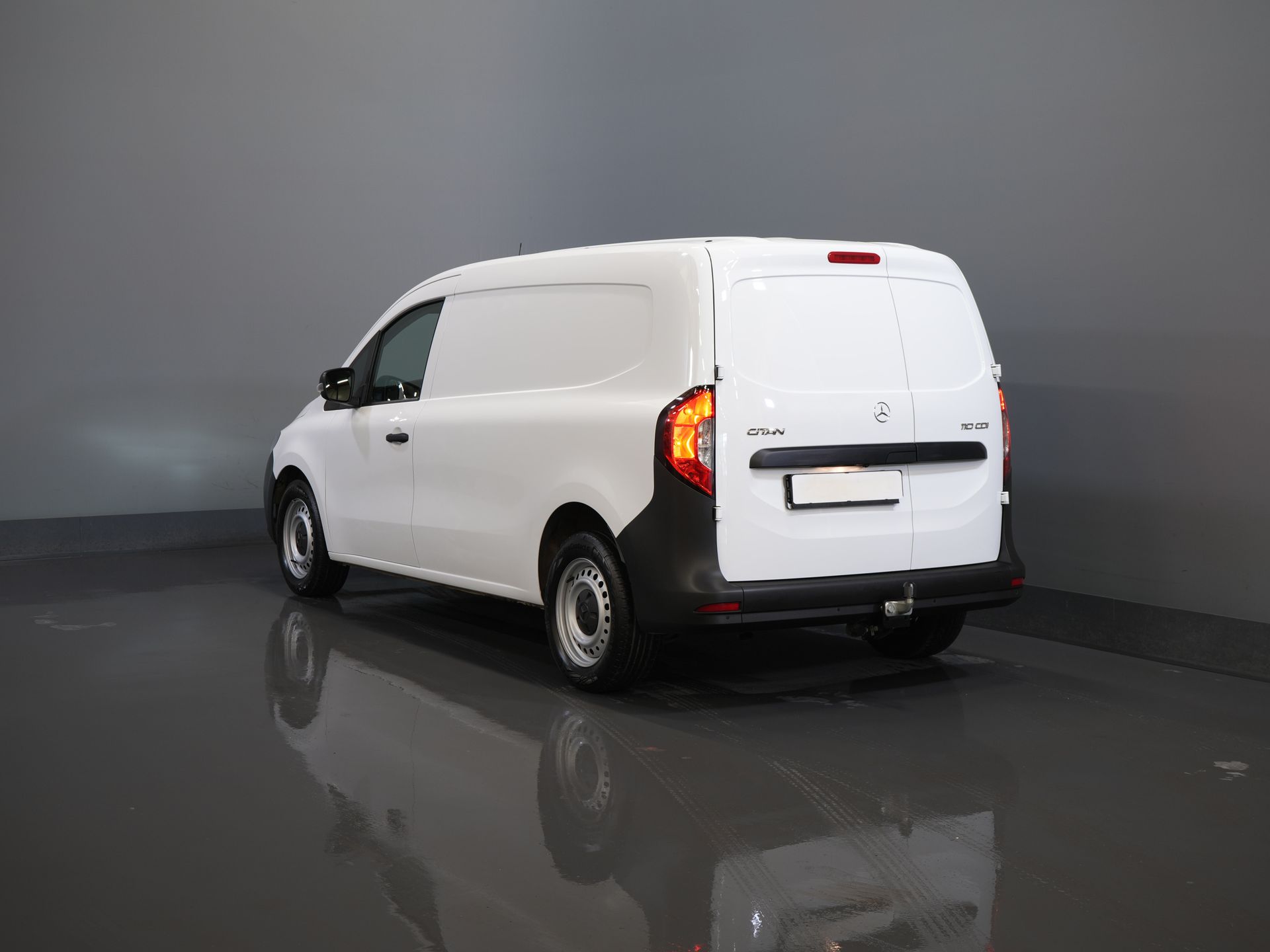 Mercedes-Benz Citan Bestelbus 110 CDI Aut. L2 3Pers./ Stoelverw./ Carplay/ Camera/ PDC/ Cruise/ Trekhaak/ Airco 1