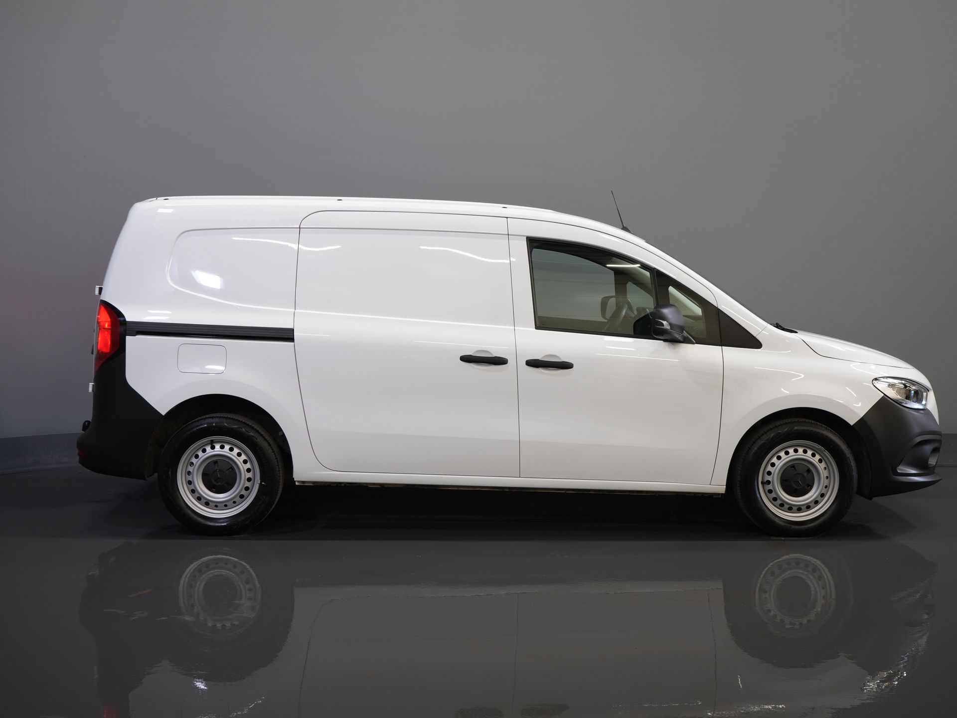 Mercedes-Benz Citan Bestelbus 110 CDI Aut. L2 3Pers./ Stoelverw./ Carplay/ Camera/ PDC/ Cruise/ Trekhaak/ Airco 10