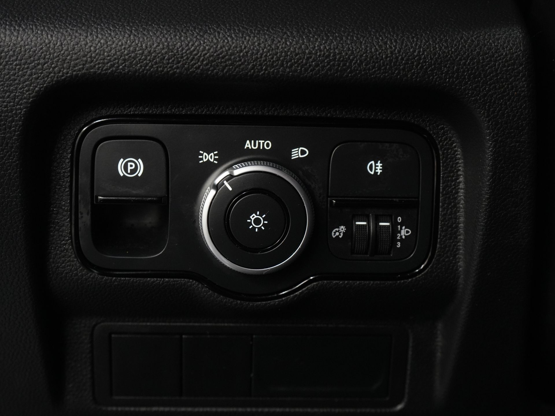 Mercedes-Benz Citan Bestelbus 110 CDI Aut. L2 3Pers./ Stoelverw./ Carplay/ Camera/ PDC/ Cruise/ Trekhaak/ Airco 17