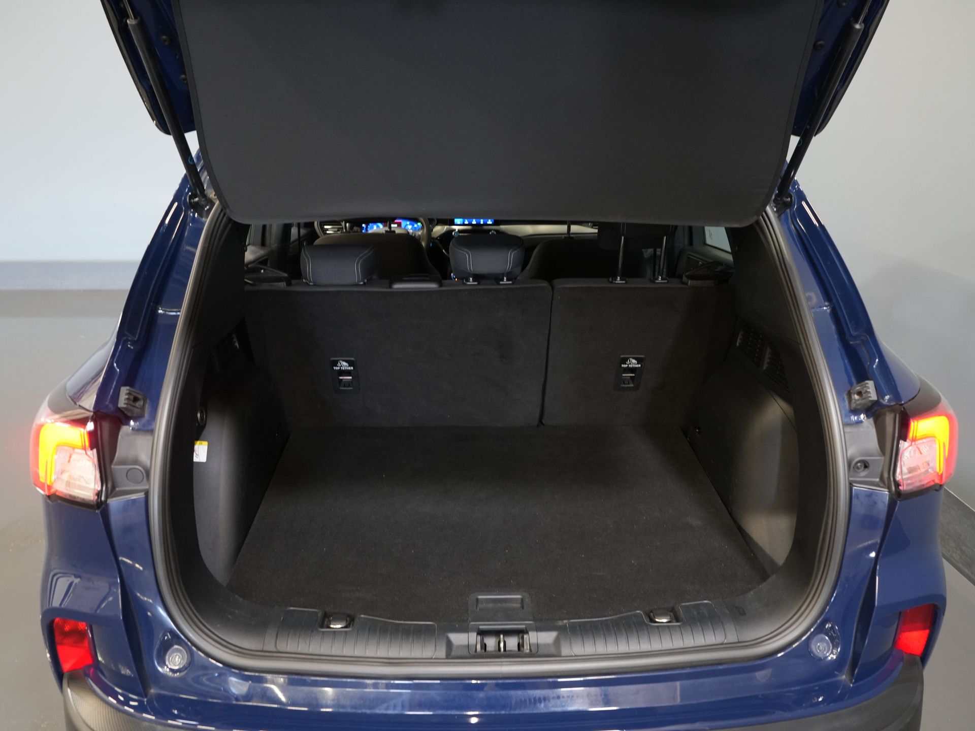 Ford Kuga SUV 2.5 PHEV 225 pk Titanium LED/ Carplay/ Virtual Cockpit/ Elek.Trekhaak/ Navi/ Camera/ PDC/ Climate/ Keyless 14