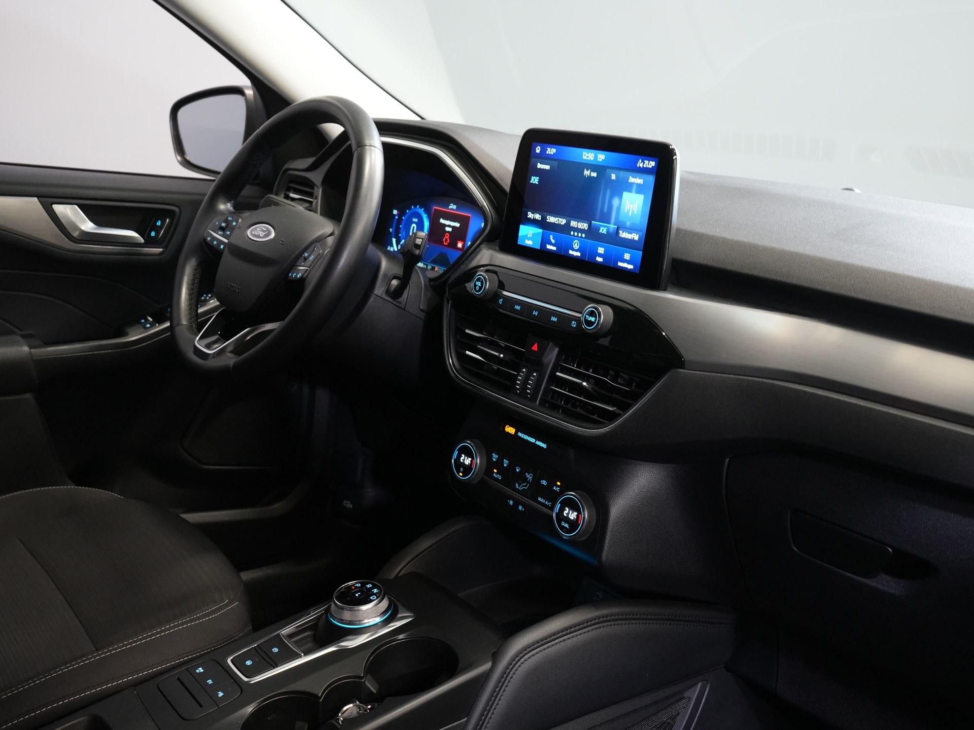Ford Kuga SUV 2.5 PHEV 225 pk Titanium LED/ Carplay/ Virtual Cockpit/ Elek.Trekhaak/ Navi/ Camera/ PDC/ Climate/ Keyless 2