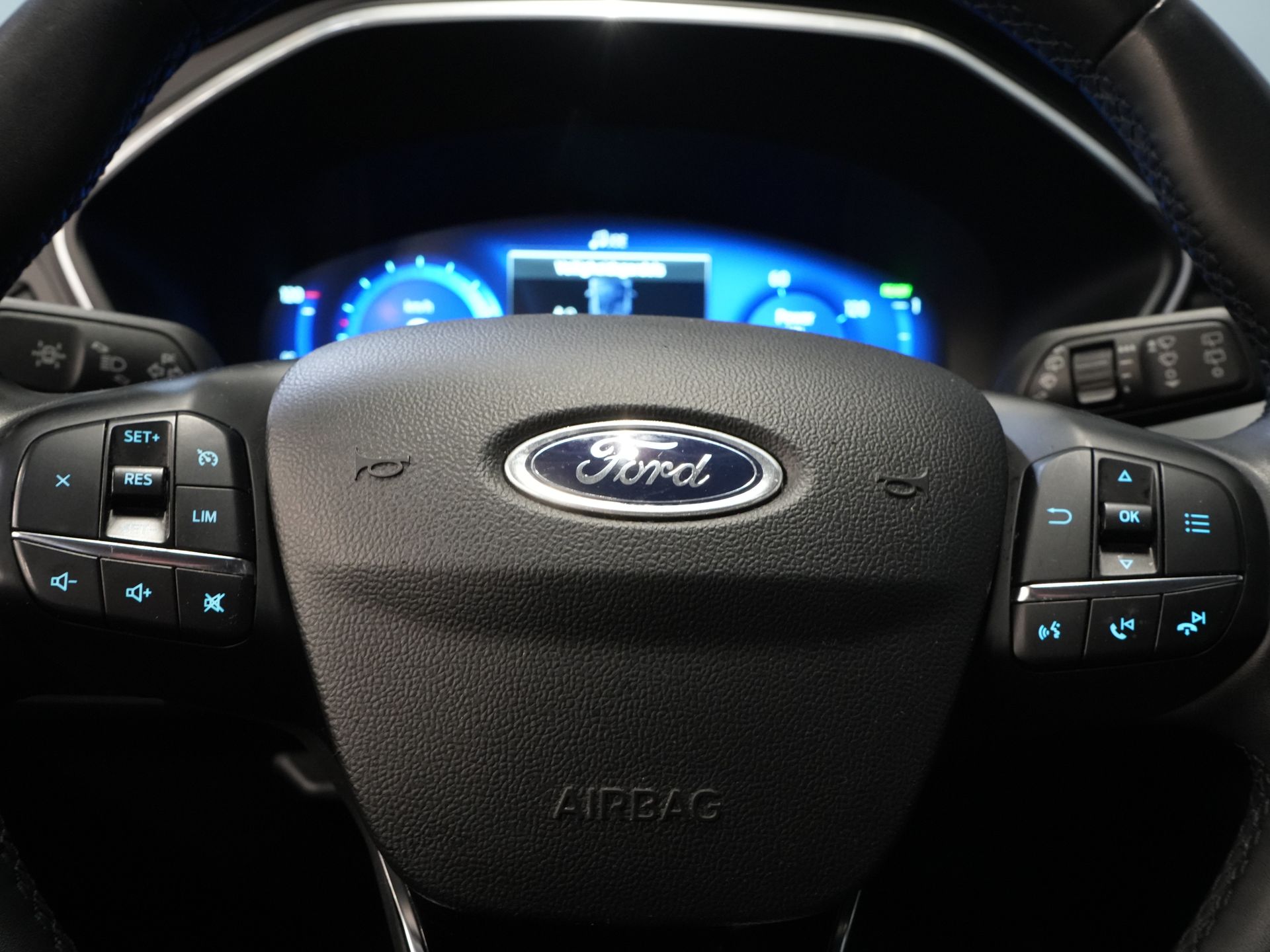 Ford Kuga SUV 2.5 PHEV 225 pk Titanium LED/ Carplay/ Virtual Cockpit/ Elek.Trekhaak/ Navi/ Camera/ PDC/ Climate/ Keyless 20