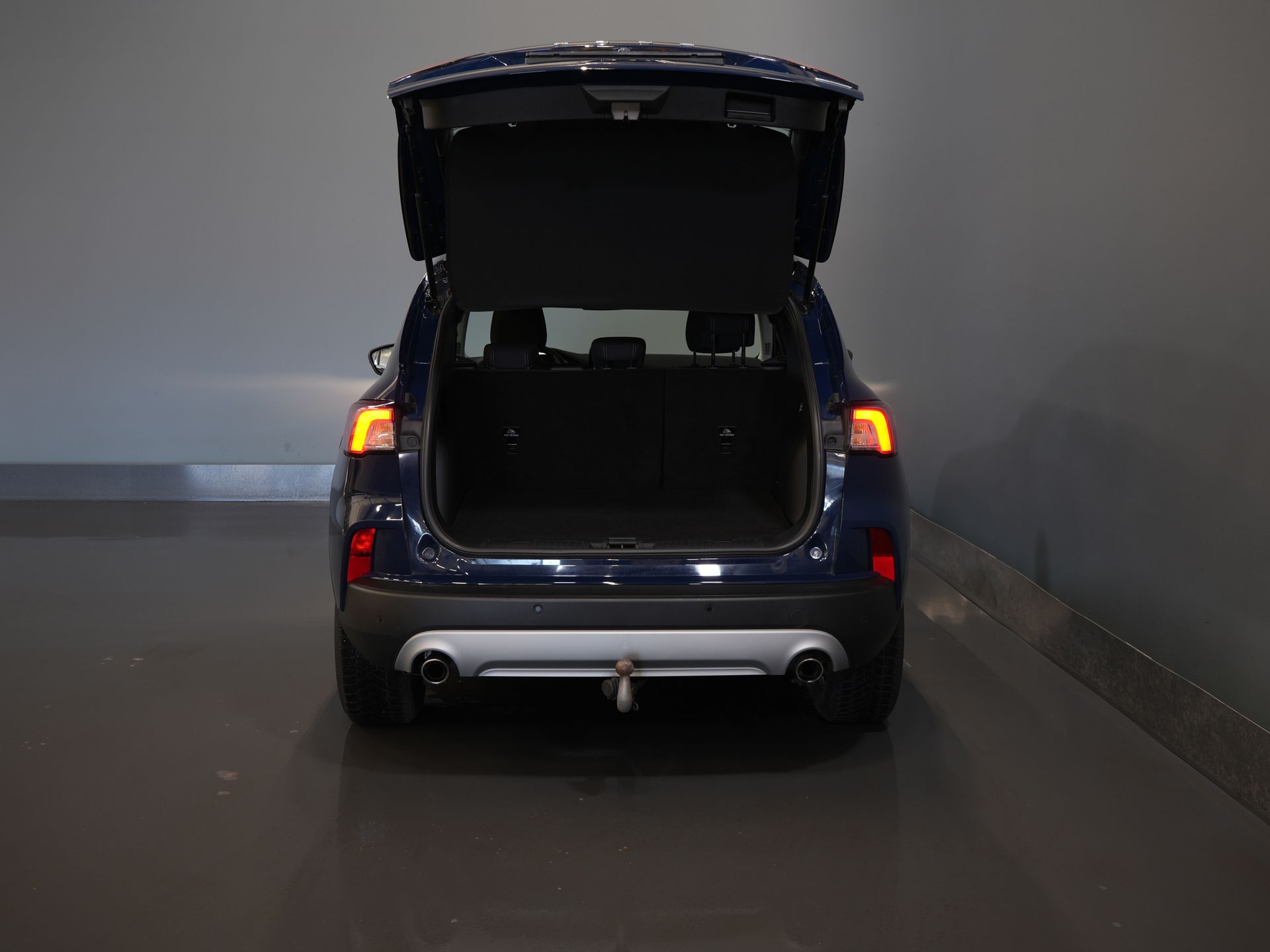 Ford Kuga SUV 2.5 PHEV 225 pk Titanium LED/ Carplay/ Virtual Cockpit/ Elek.Trekhaak/ Navi/ Camera/ PDC/ Climate/ Keyless 4