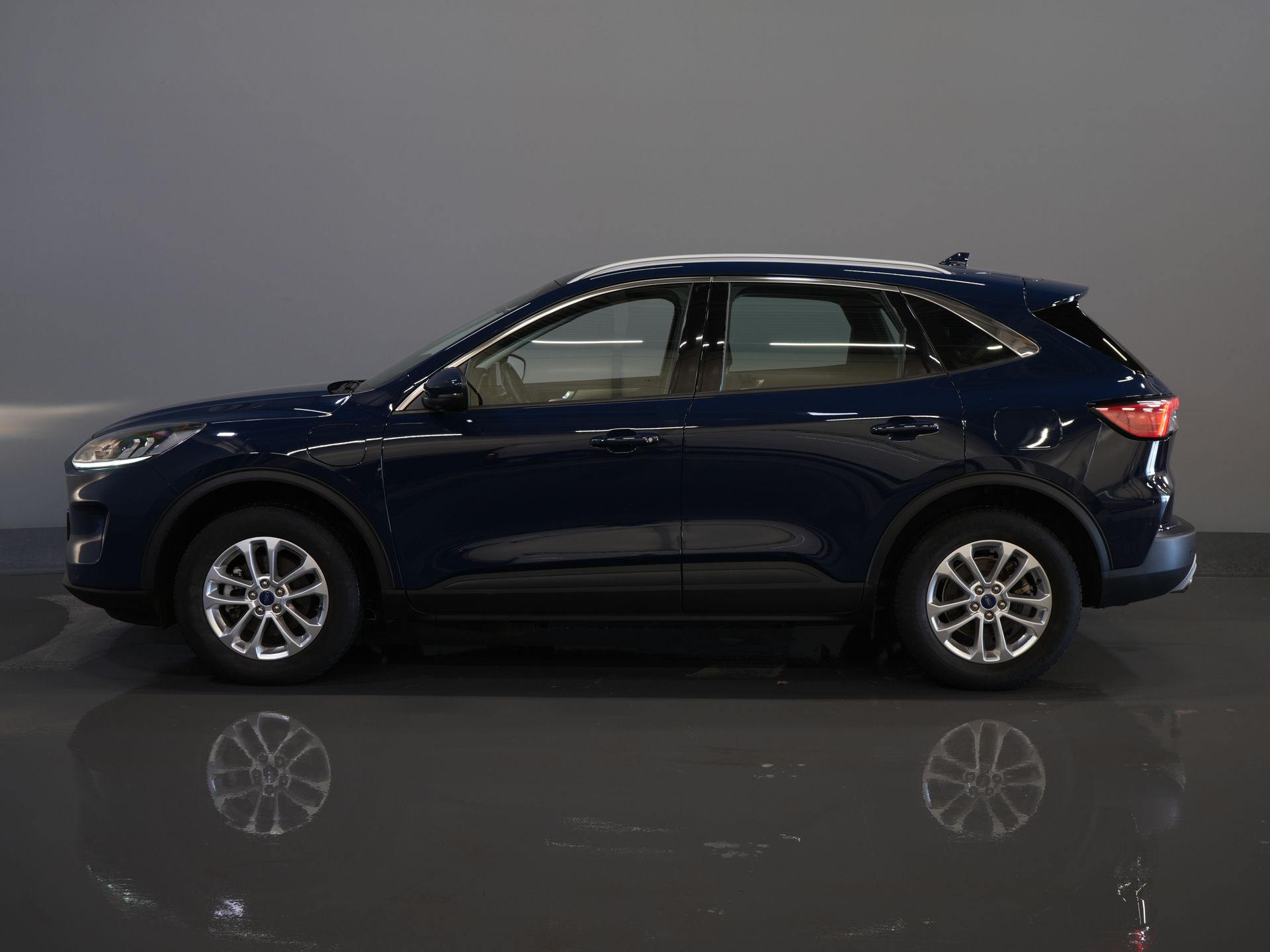 Ford Kuga SUV 2.5 PHEV 225 pk Titanium LED/ Carplay/ Virtual Cockpit/ Elek.Trekhaak/ Navi/ Camera/ PDC/ Climate/ Keyless 9