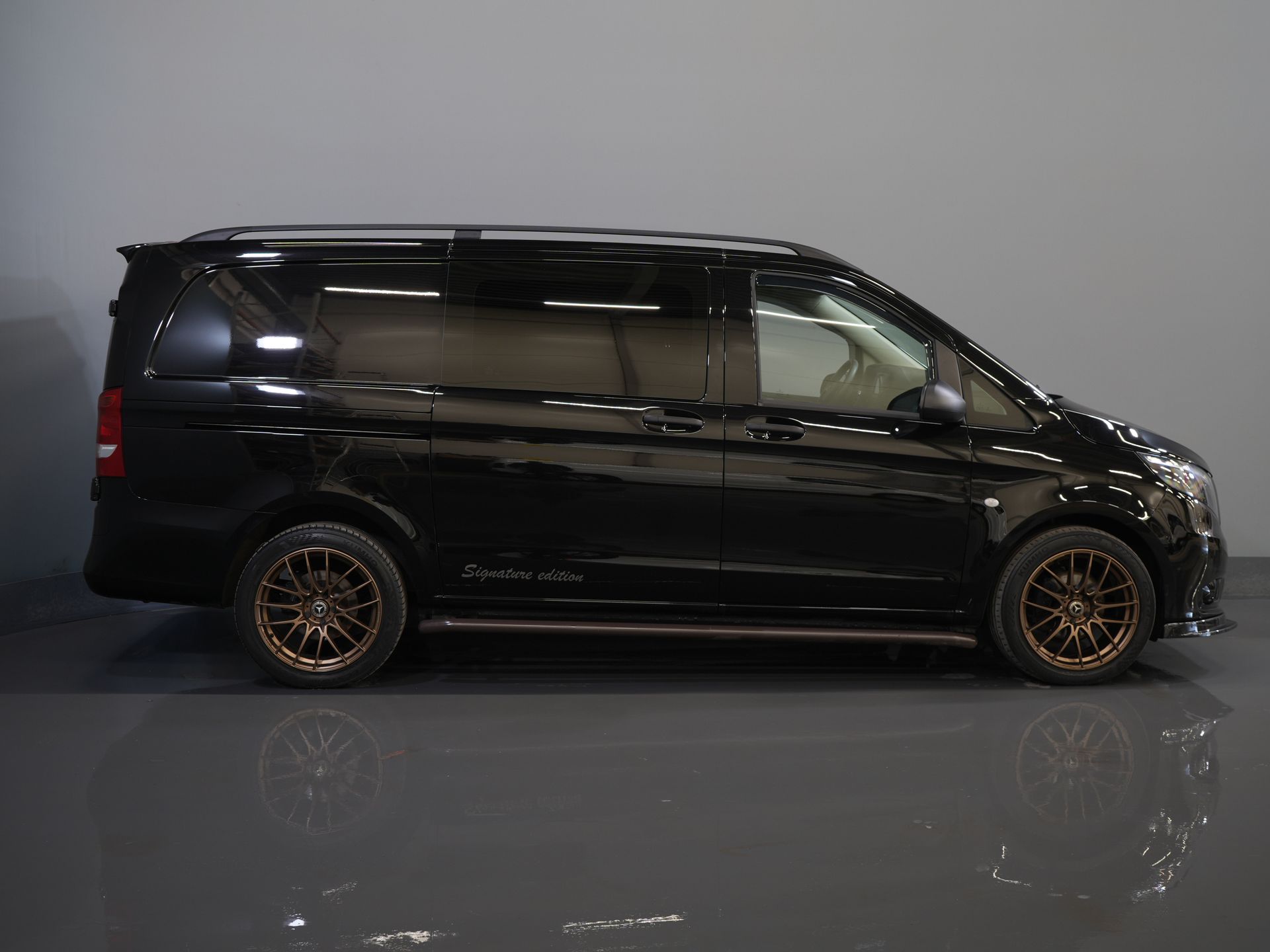 Mercedes-Benz Vito Bestelbus 114 CDI Aut. DC Dubbel Cabine Buffl Leder/ 2x Schuifdeur/ Carplay/ Navi/ Spoiler/ Frontlip/ Sidebars/ 18” LMV/ Cruise/ Airco 10