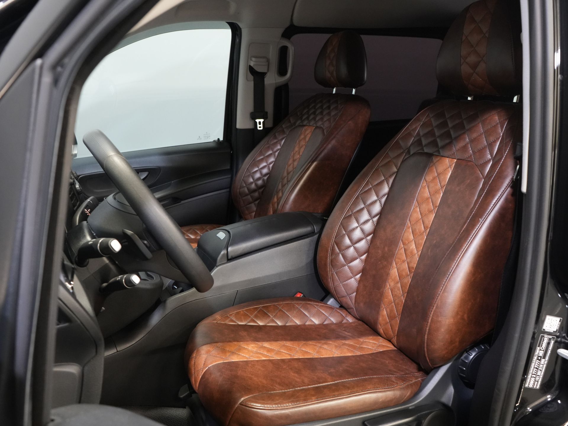 Mercedes-Benz Vito Bestelbus 114 CDI Aut. DC Dubbel Cabine Buffl Leder/ 2x Schuifdeur/ Carplay/ Navi/ Spoiler/ Frontlip/ Sidebars/ 18” LMV/ Cruise/ Airco 11